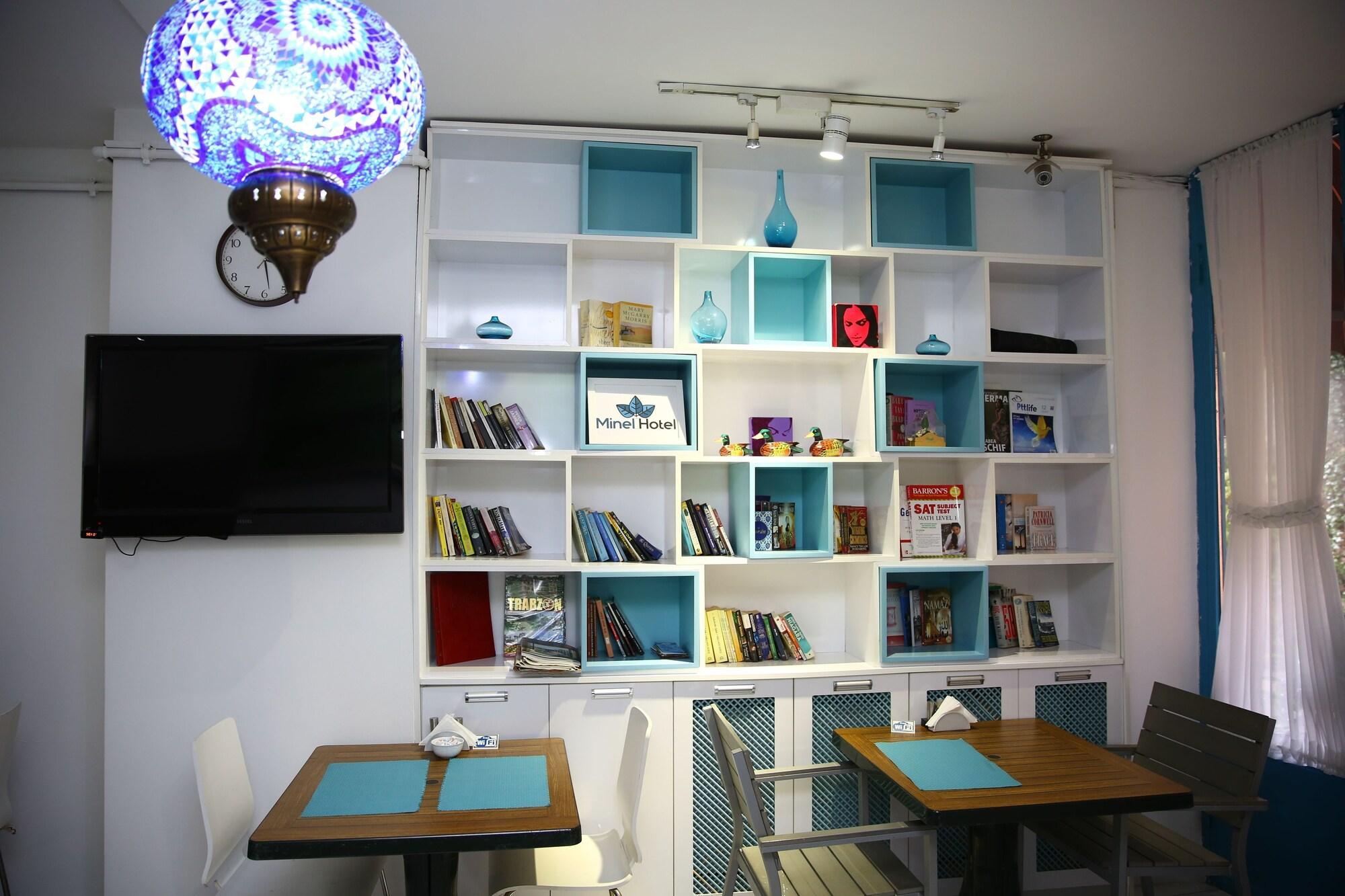 Bar/Salón Minel Hotel