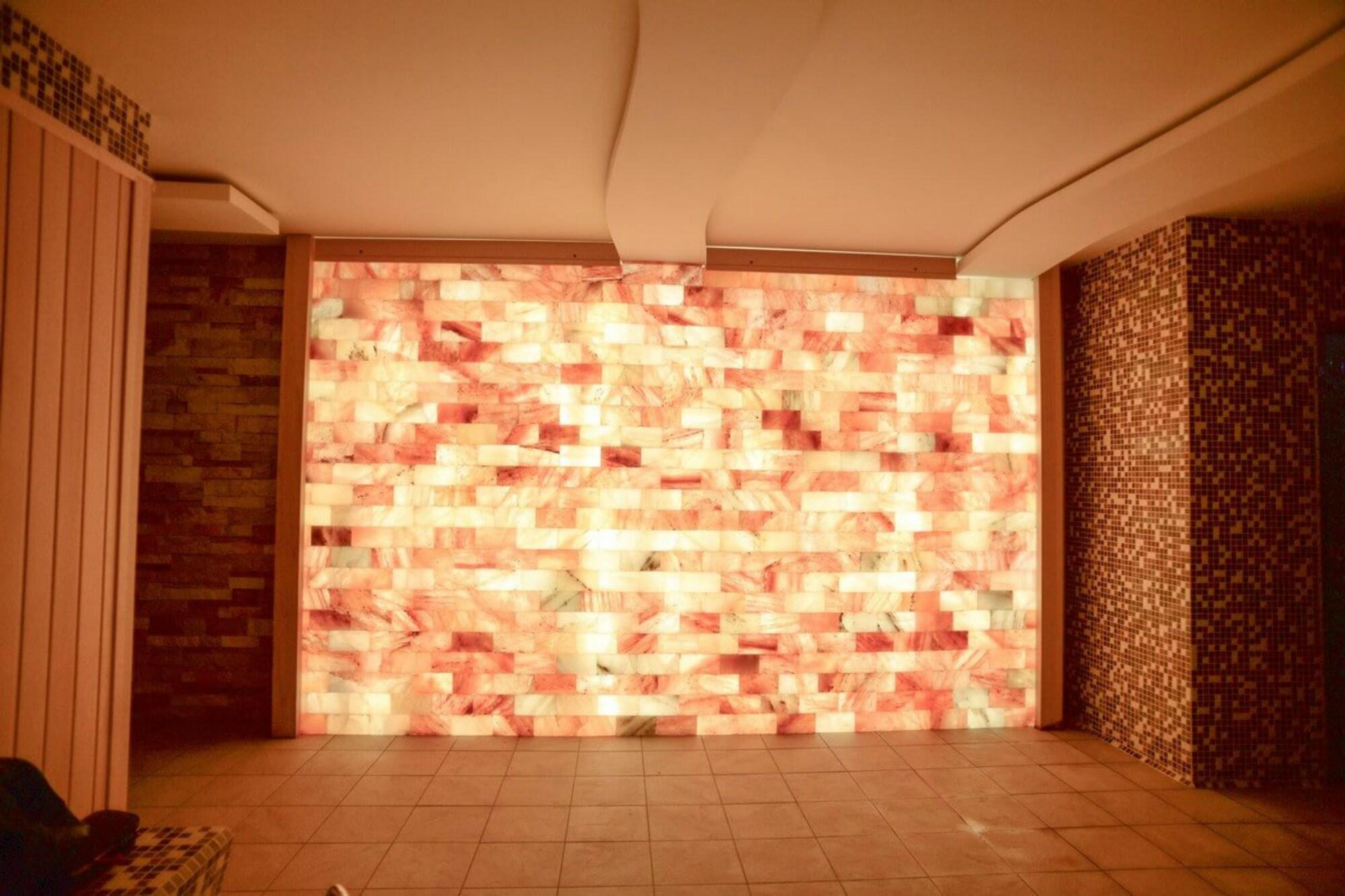 Vista Lobby Hollywoodland Wellness & Spa Hotel