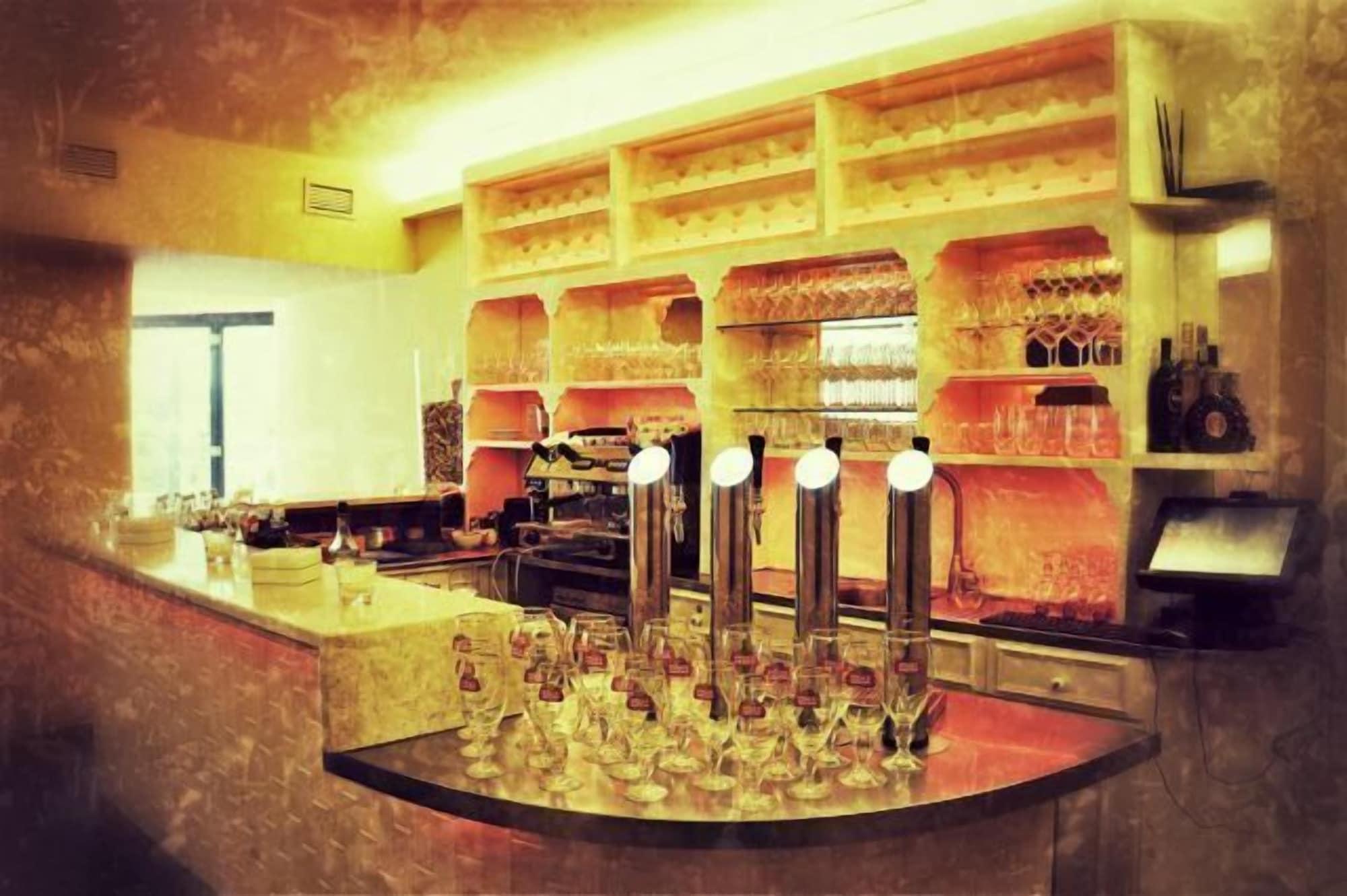 Bar/Salón Villa St. Tropez