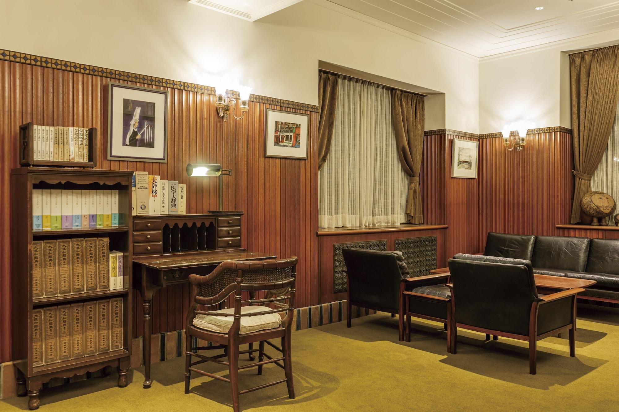 Vista Lobby Hilltop Hotel