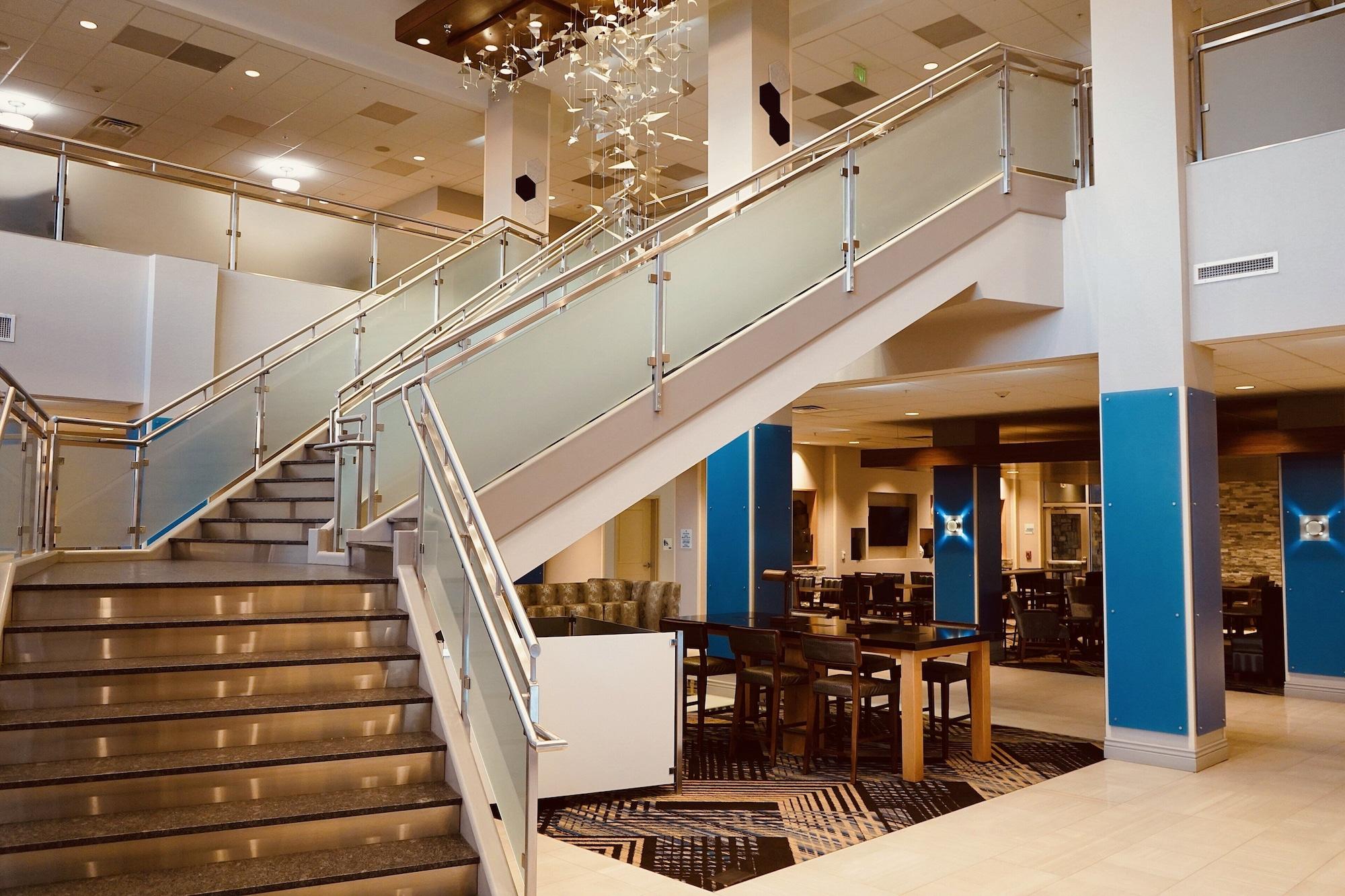 Vista Exterior Holiday Inn Express & Suites Denver - Aurora Medical Campus by IHG