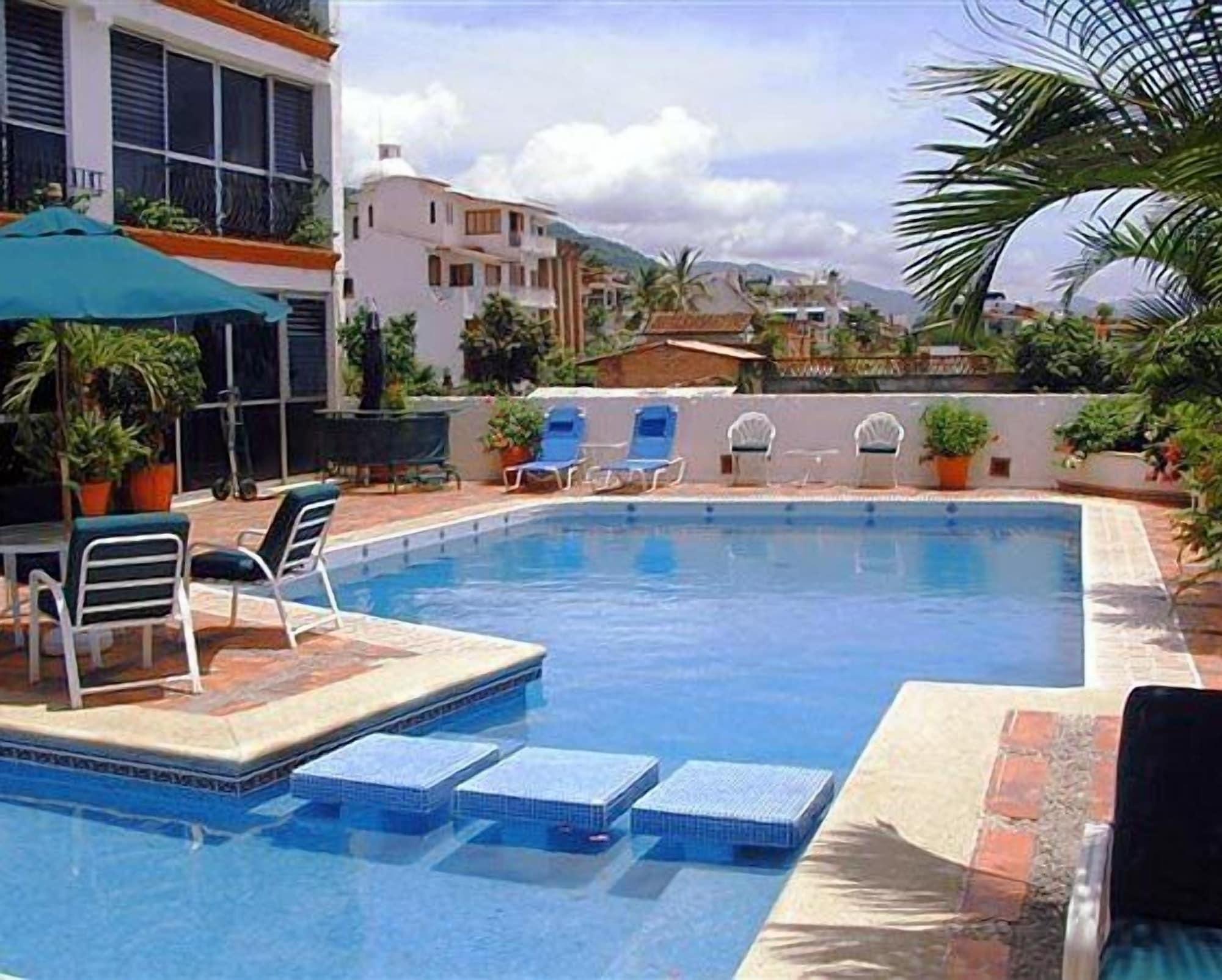Vista Piscina Hotel Suites La Siesta