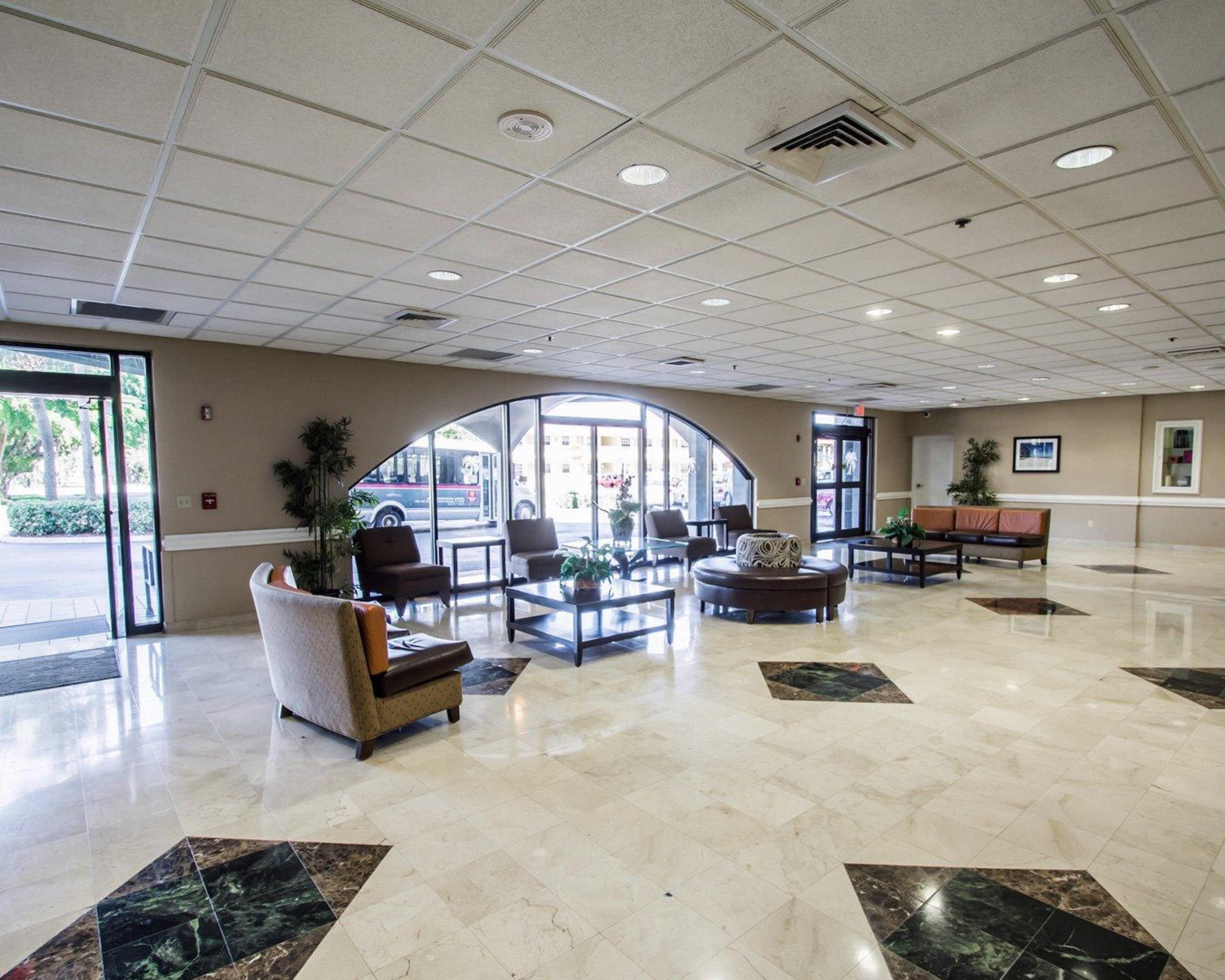 Vista Lobby Clarion Inn & Suites Miami International Airport