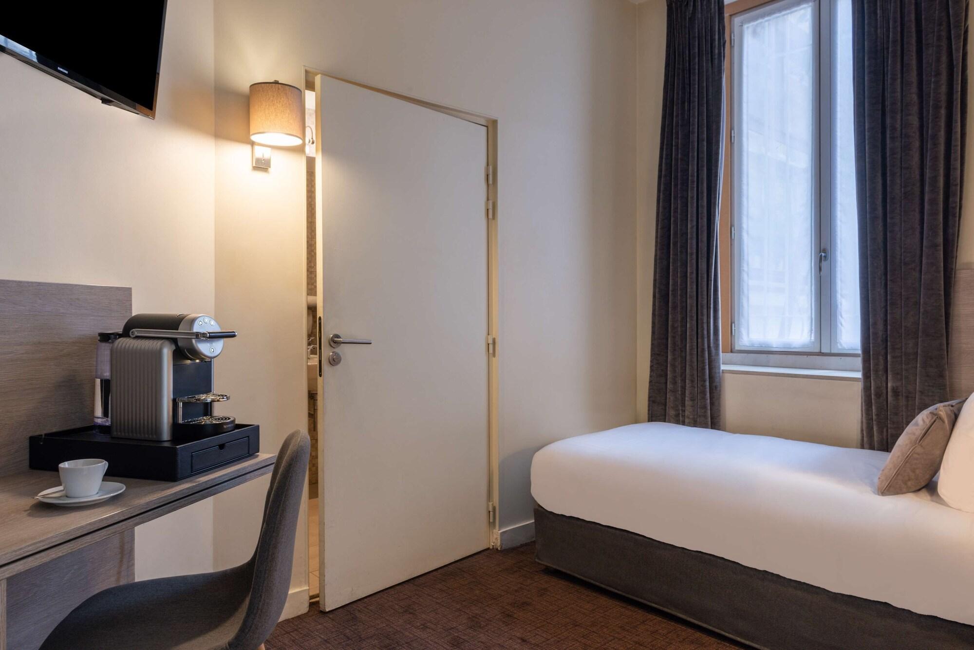 Varios Hotel Aston
