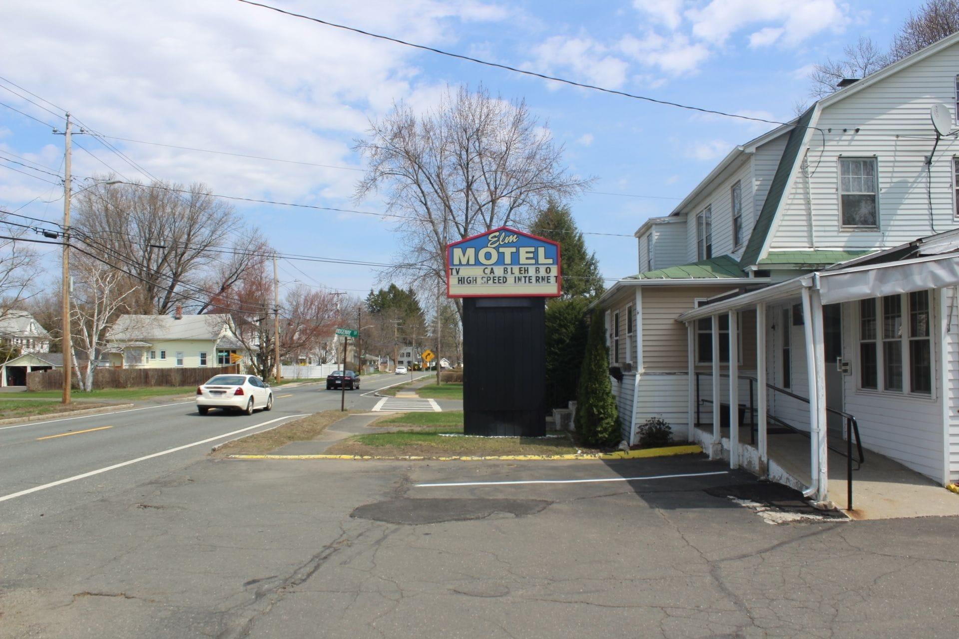 Varios Elm Motel