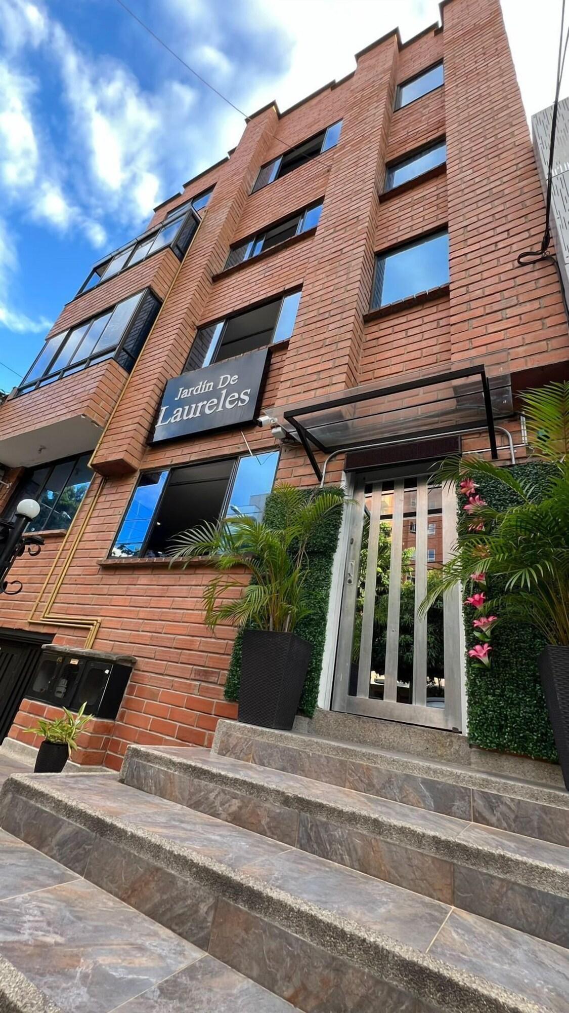 Varios Jardin de Laureles Medellin.