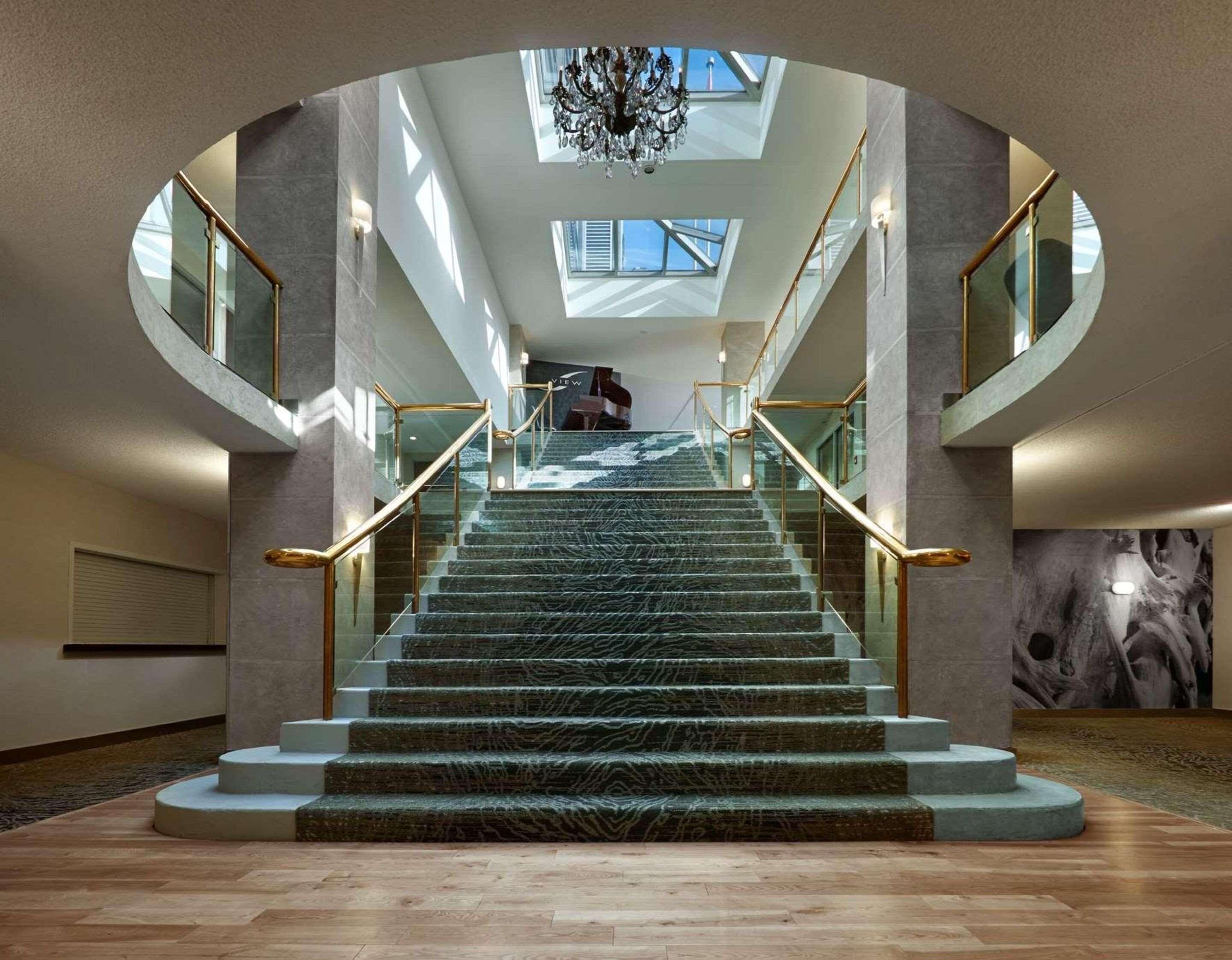 Vista Lobby Radisson Blu Toronto Downtown