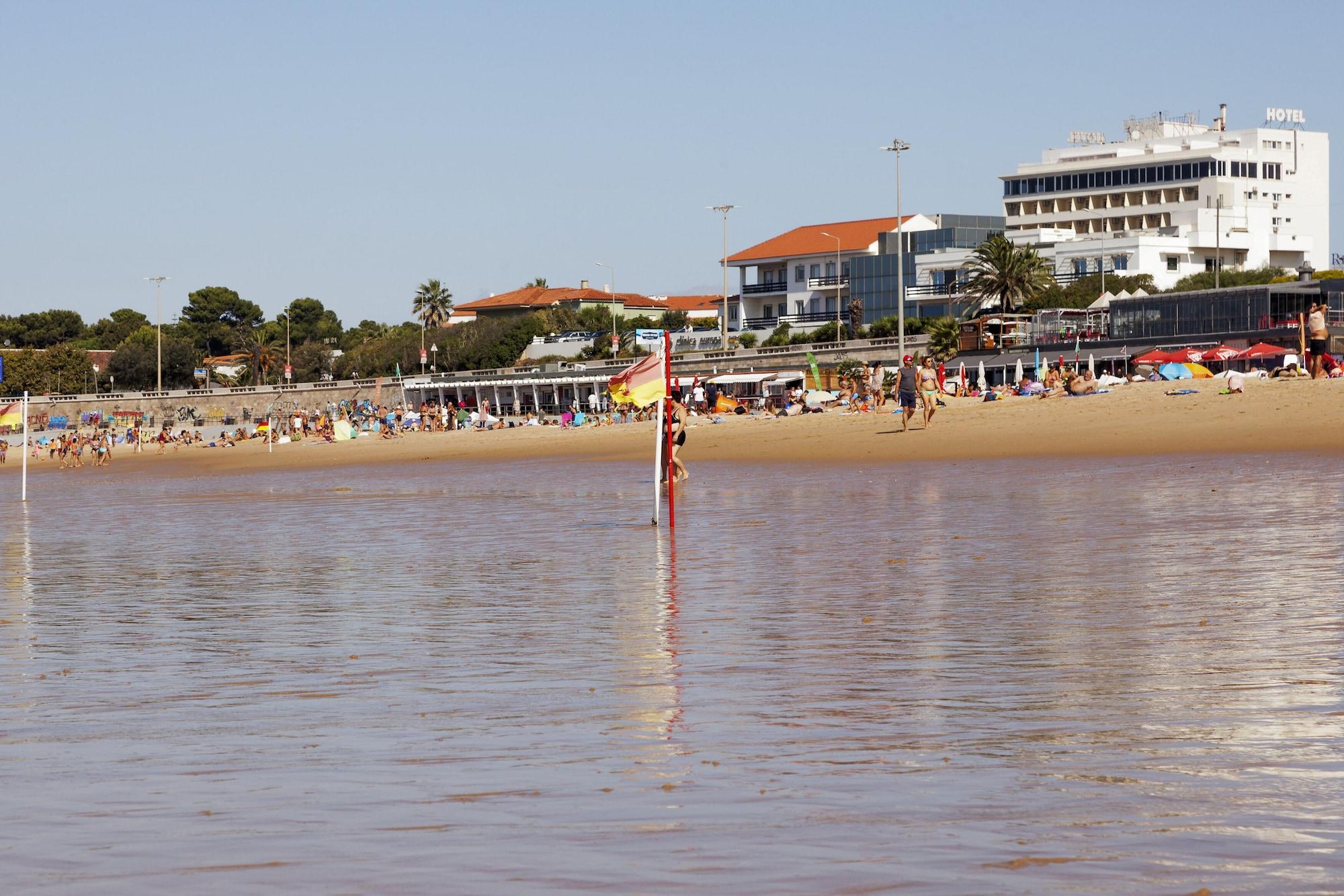 Playa Carcavelos Beach Hotel