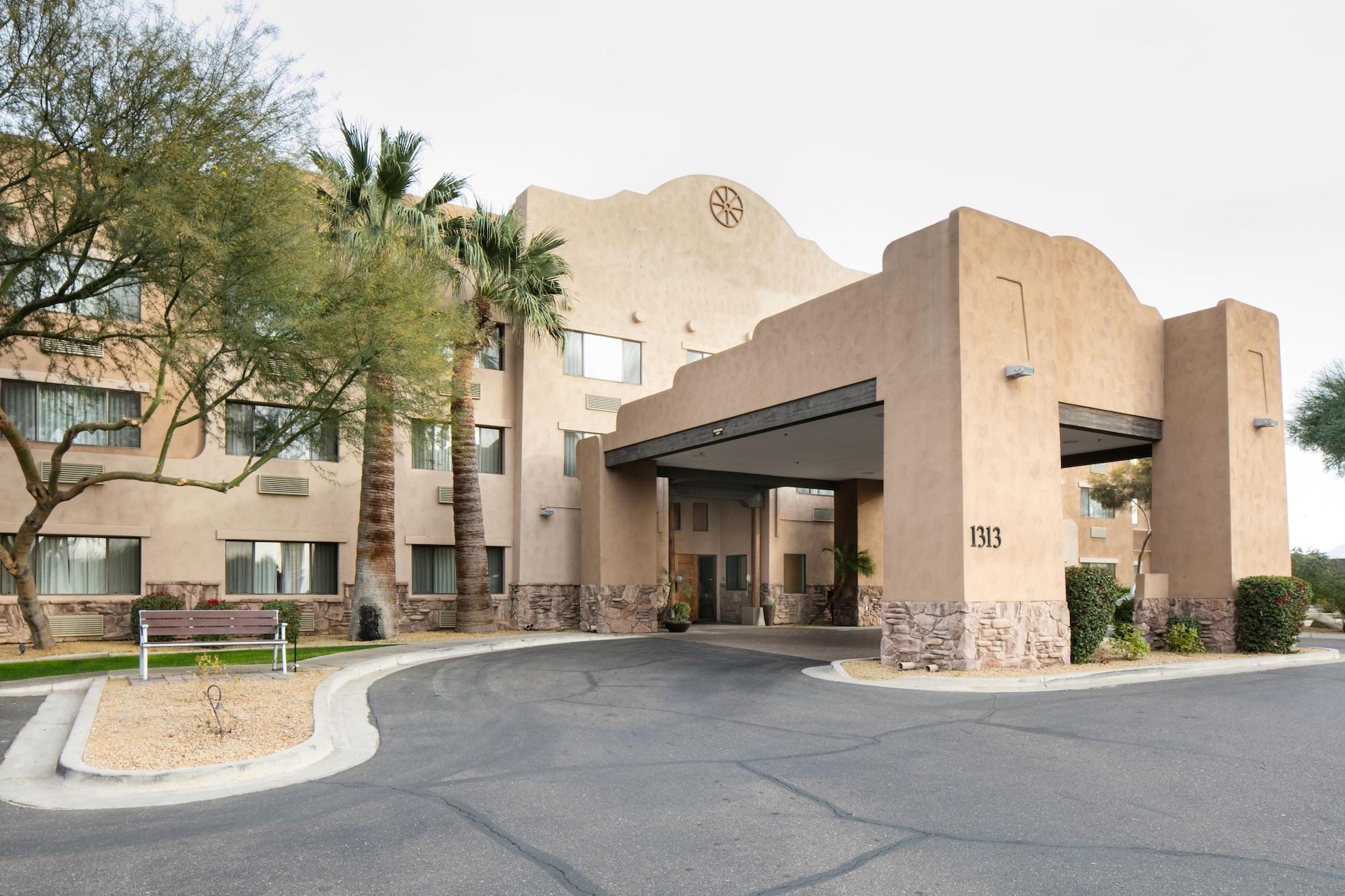 Vista Exterior Red Lion Inn & Suites Goodyear Phoenix