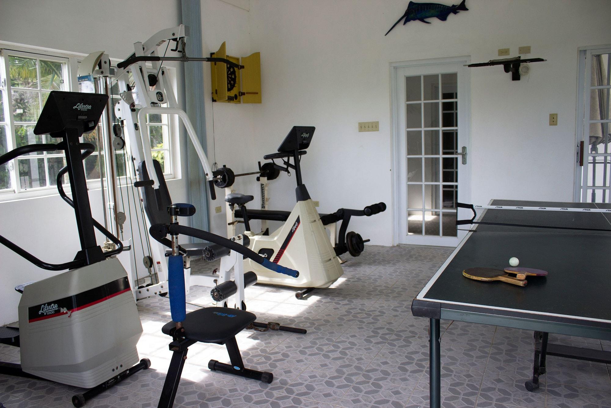Gimnasio All Nations Guesthouse
