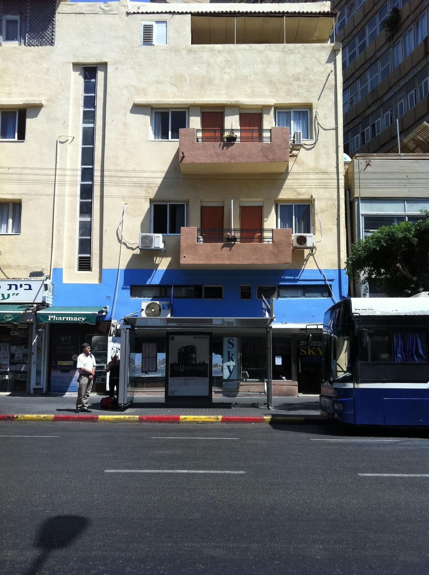 Vista Exterior Sky Hostel