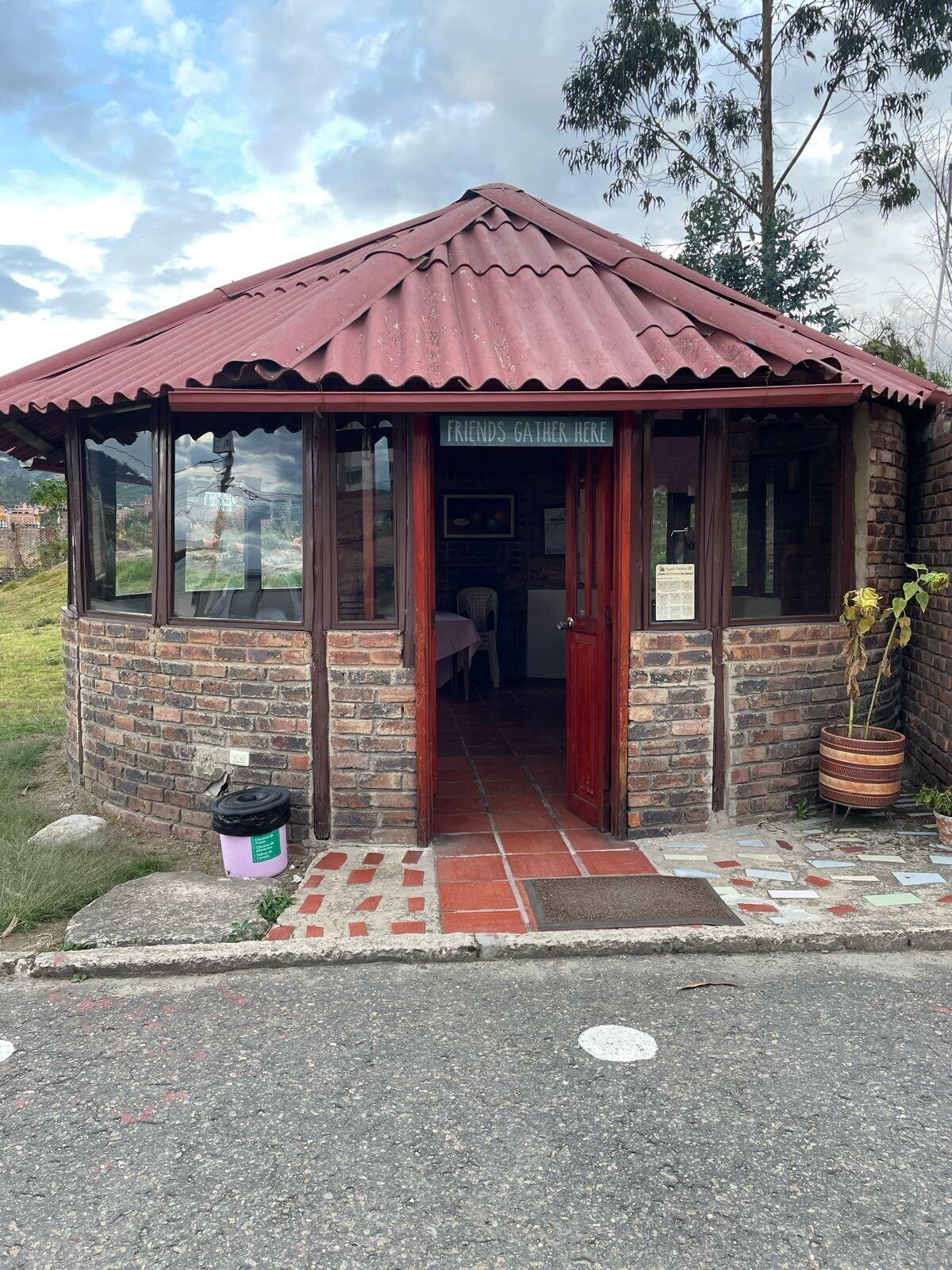 Restaurant Cabañas Bungalows Calandaima