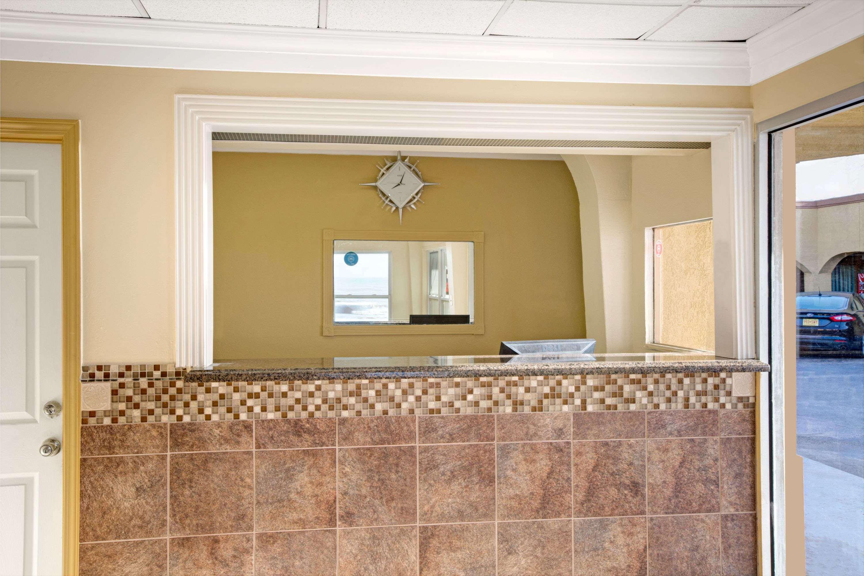 Vista Lobby Econo Lodge Galveston Seawall
