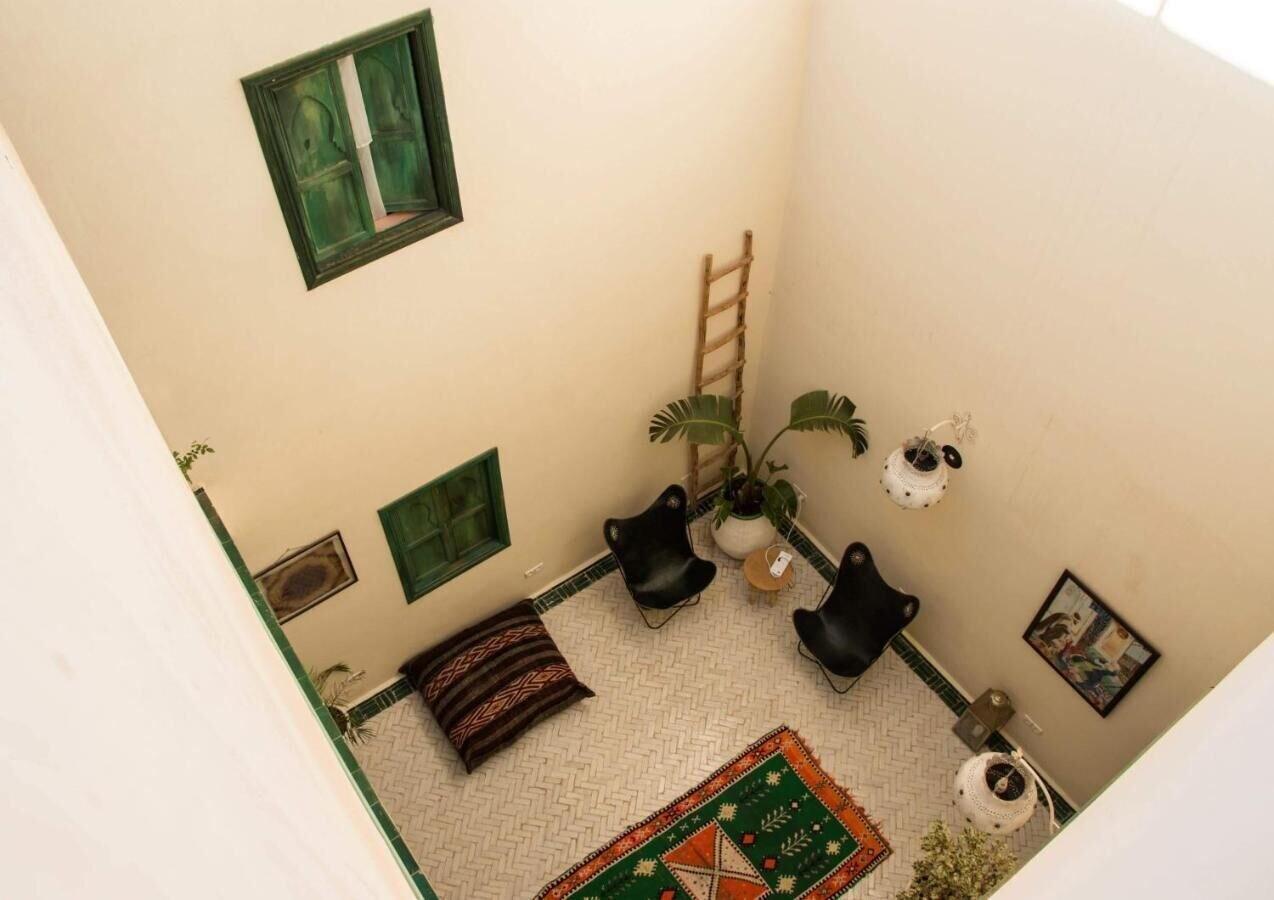 Varios Riad Almarrah