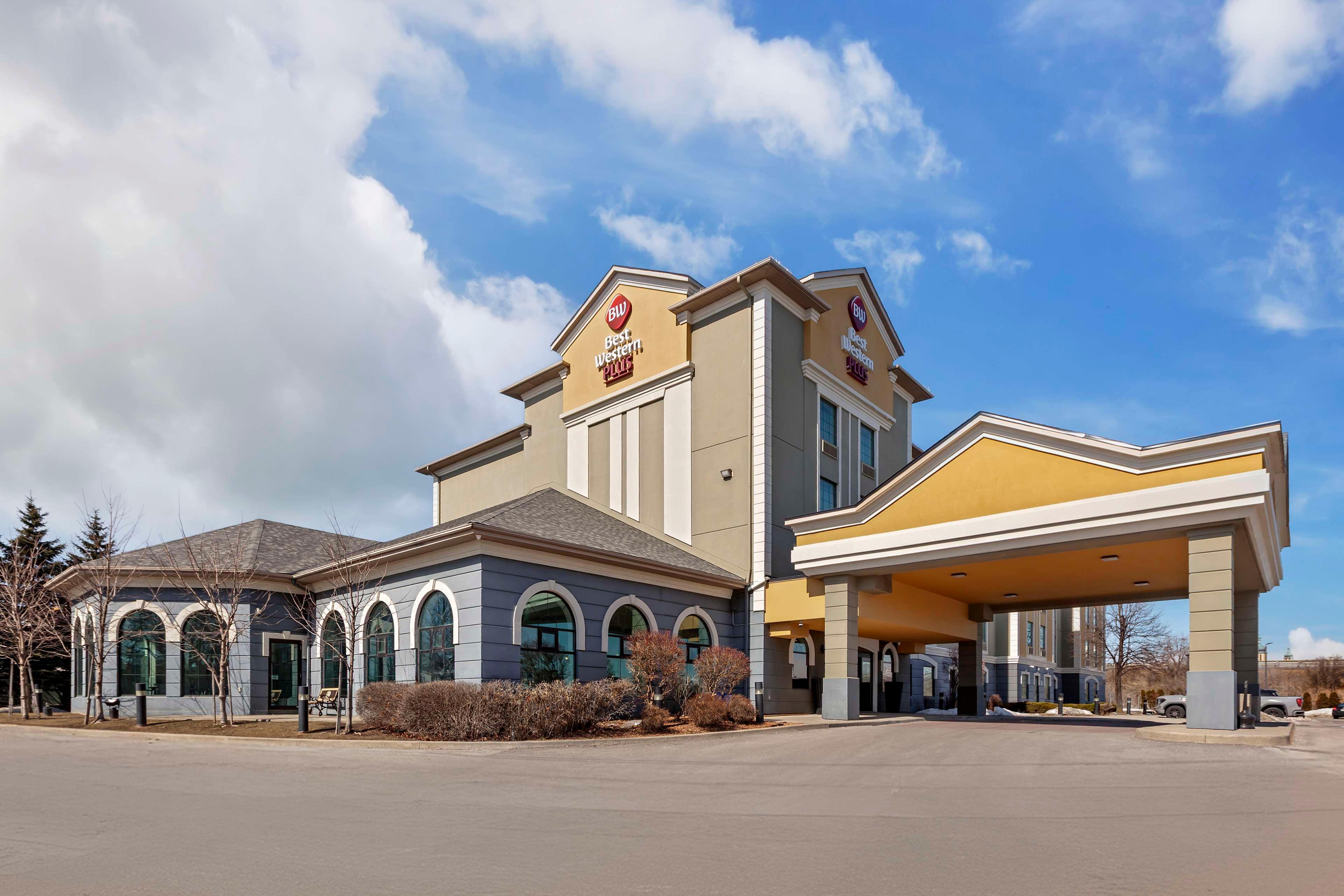 Vista Exterior Best Western Plus Executive Inn