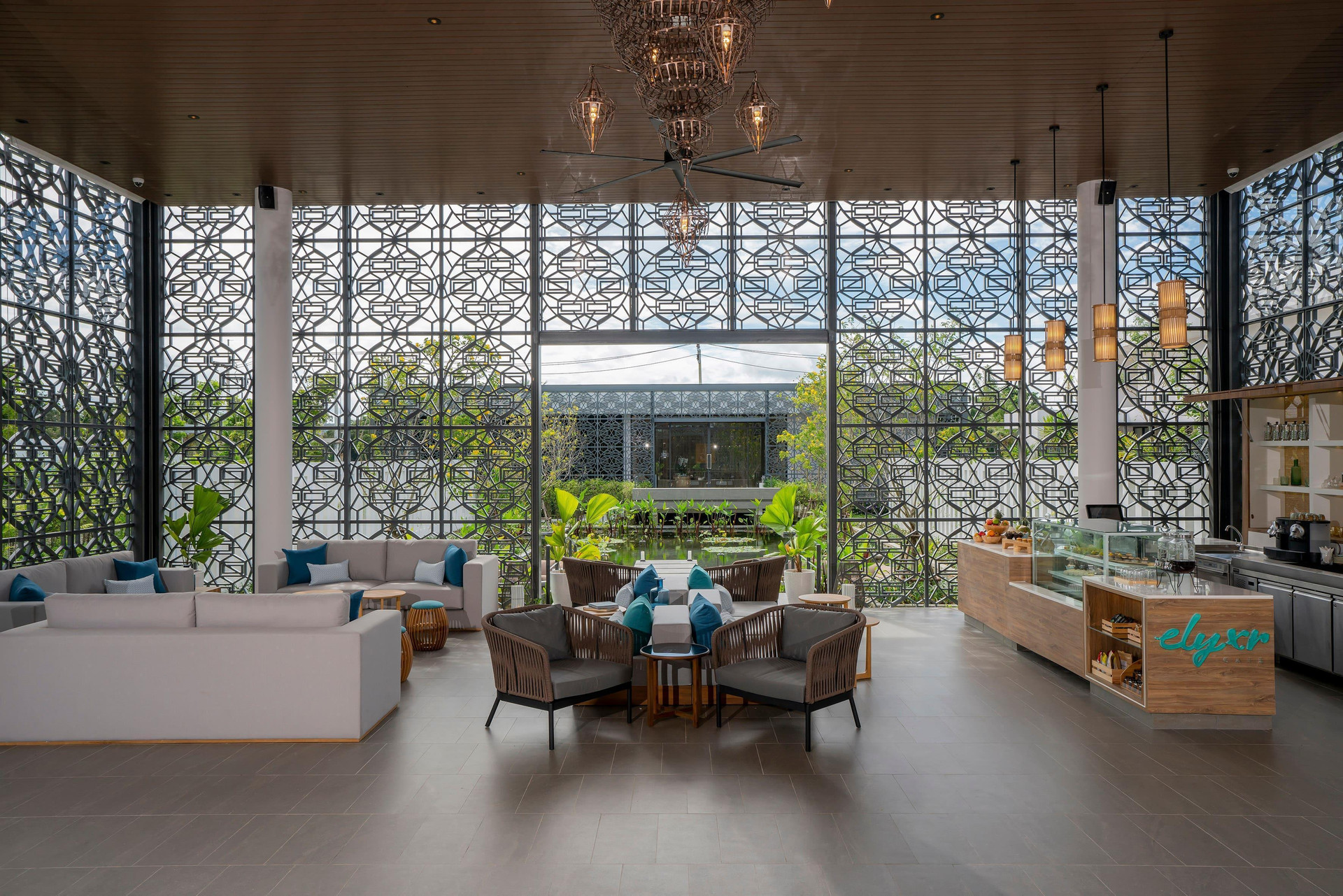 Restaurant Melia Phuket Mai Khao