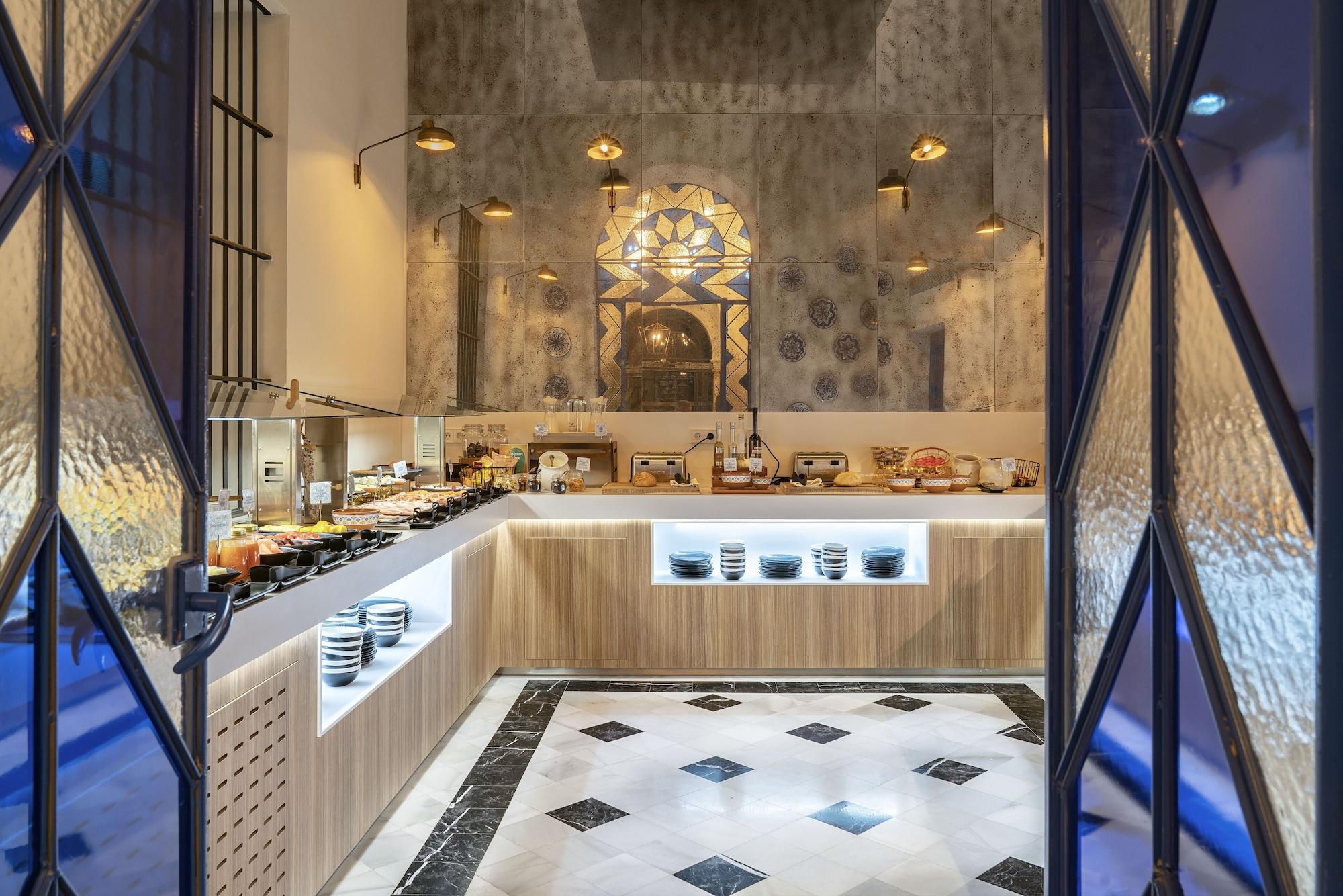 Restaurant Hotel Vincci Molviedro Suites Apartments