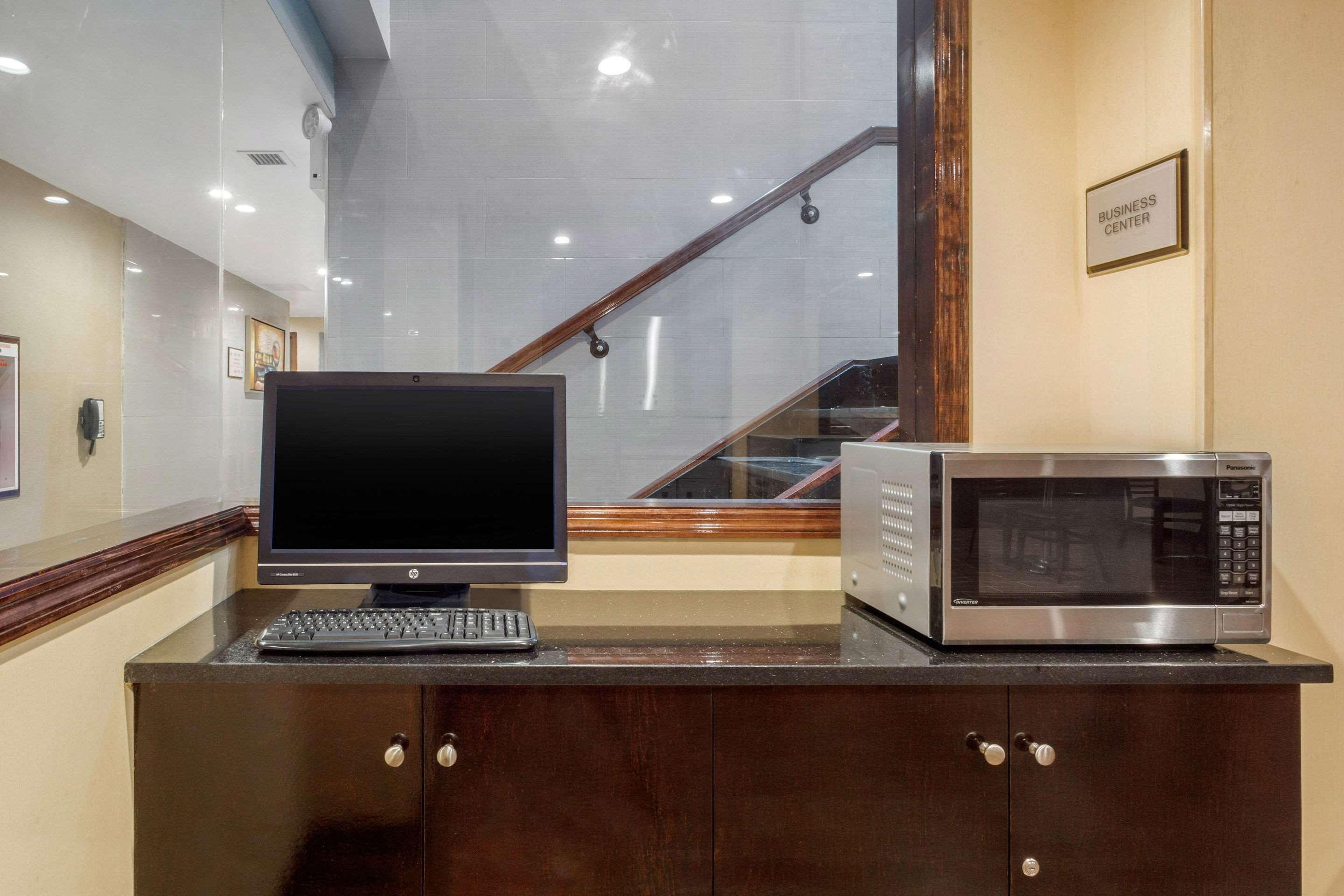 Centro de Negocios The L Hotel