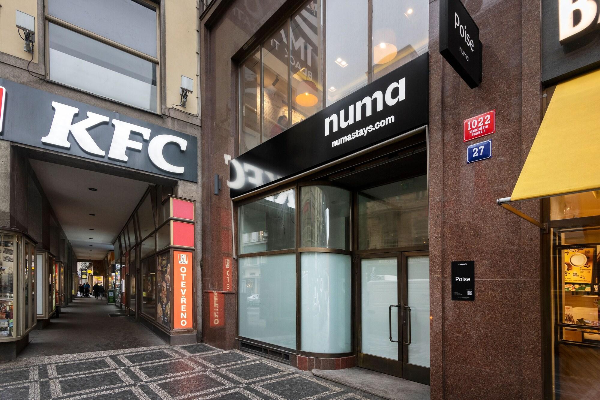 Vista Exterior Numa Prague Poise