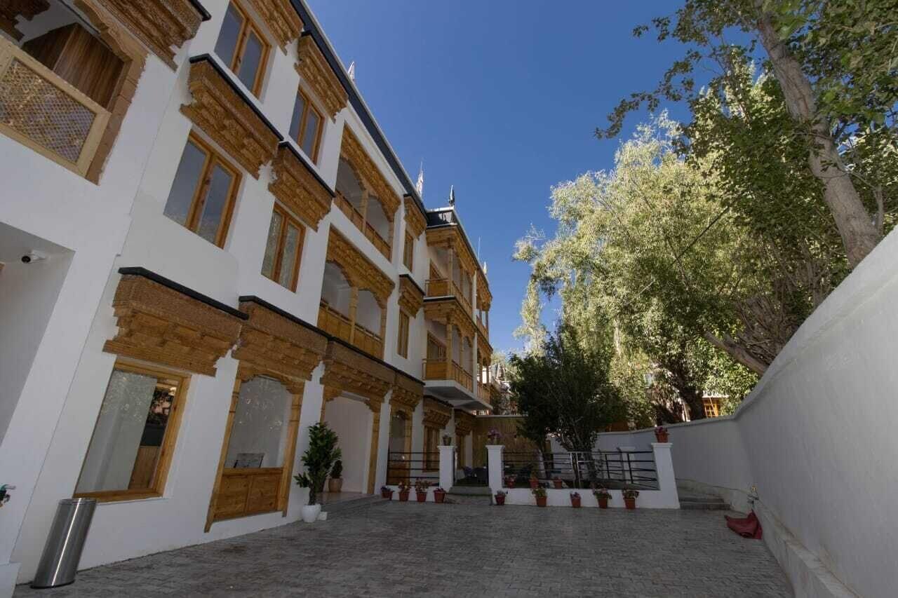 Vista Exterior Dragon Residency