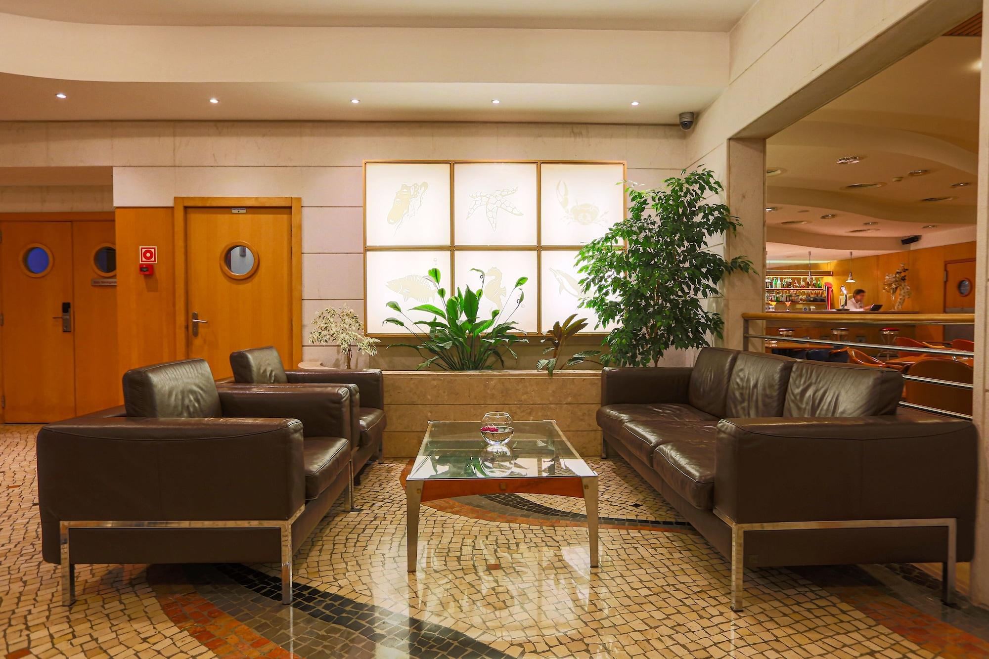 Vista Lobby SANA Sesimbra Hotel