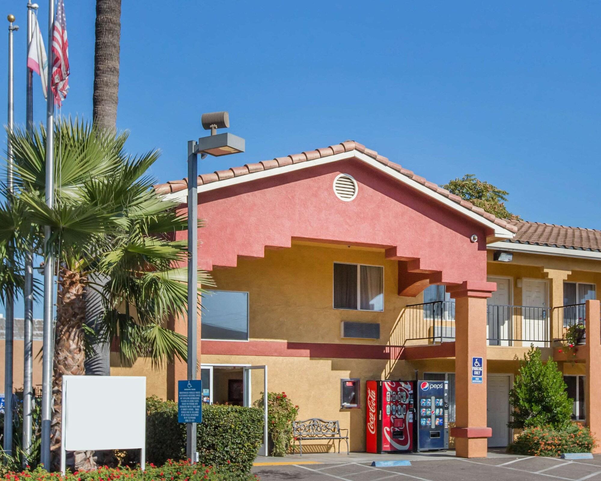 Varios Econo Lodge Inn & Suites Lodi - Wine Country Area
