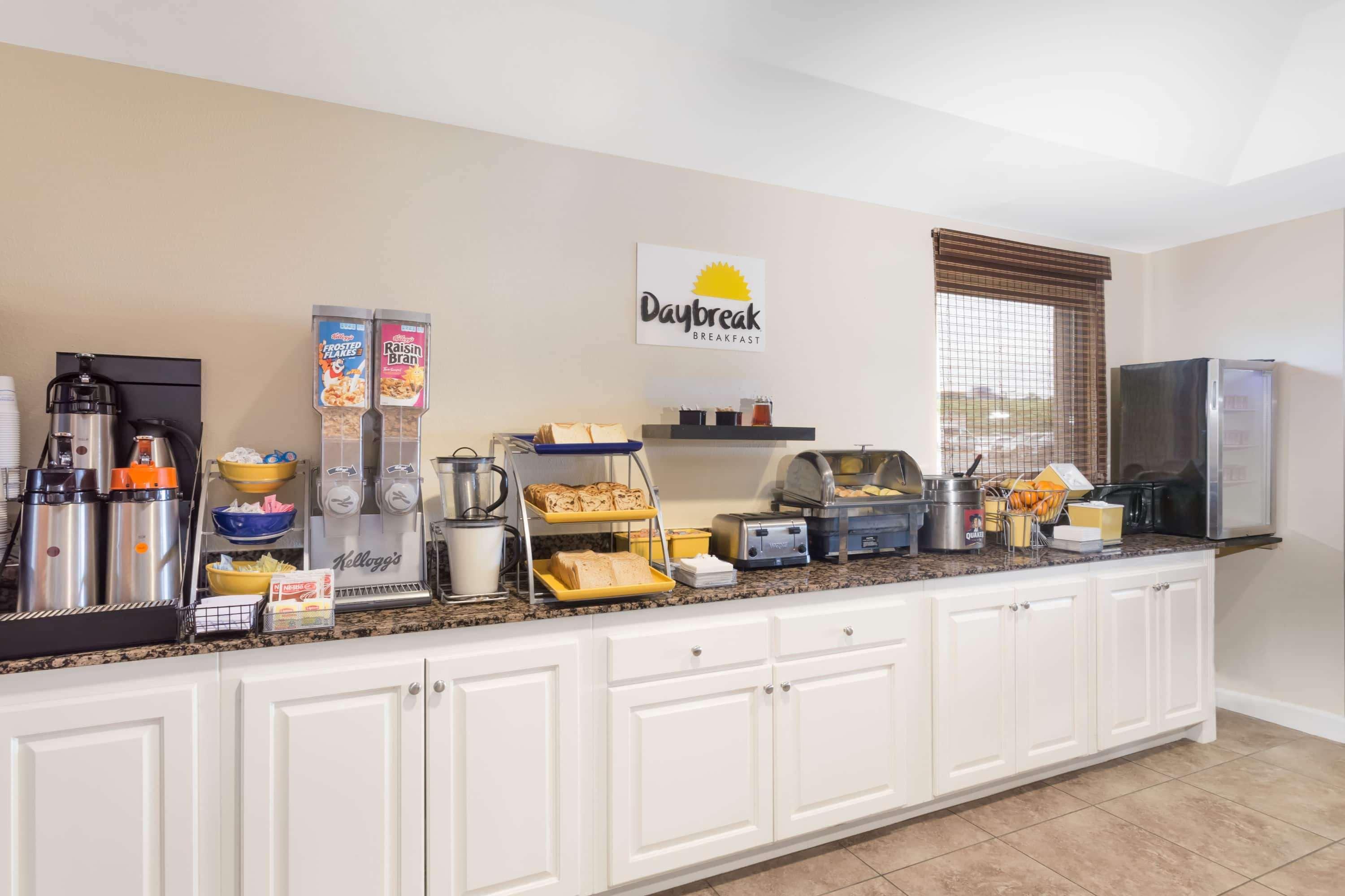 Restaurant Spark by Hilton Tifton