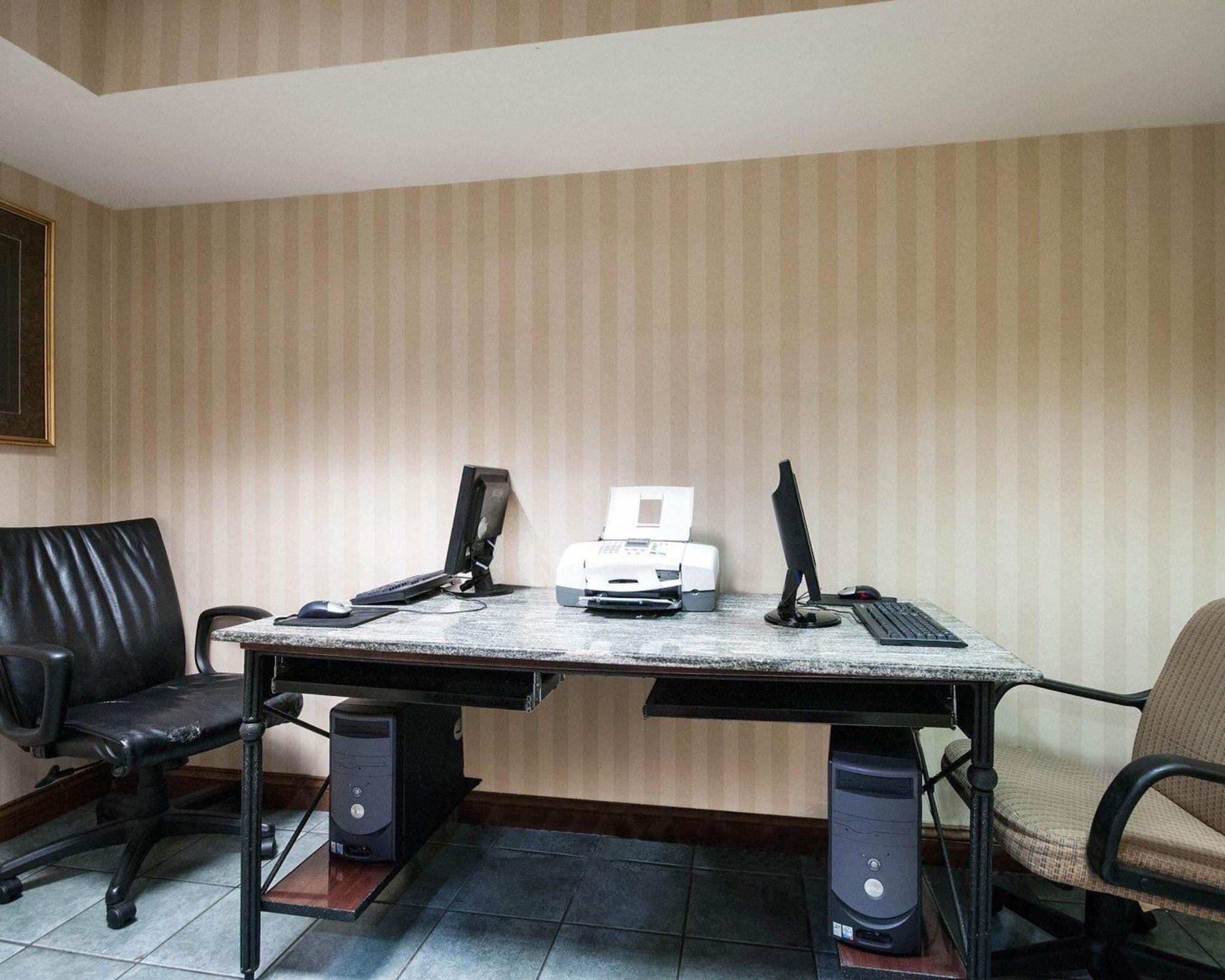 Centro de Negocios Rodeway Inn