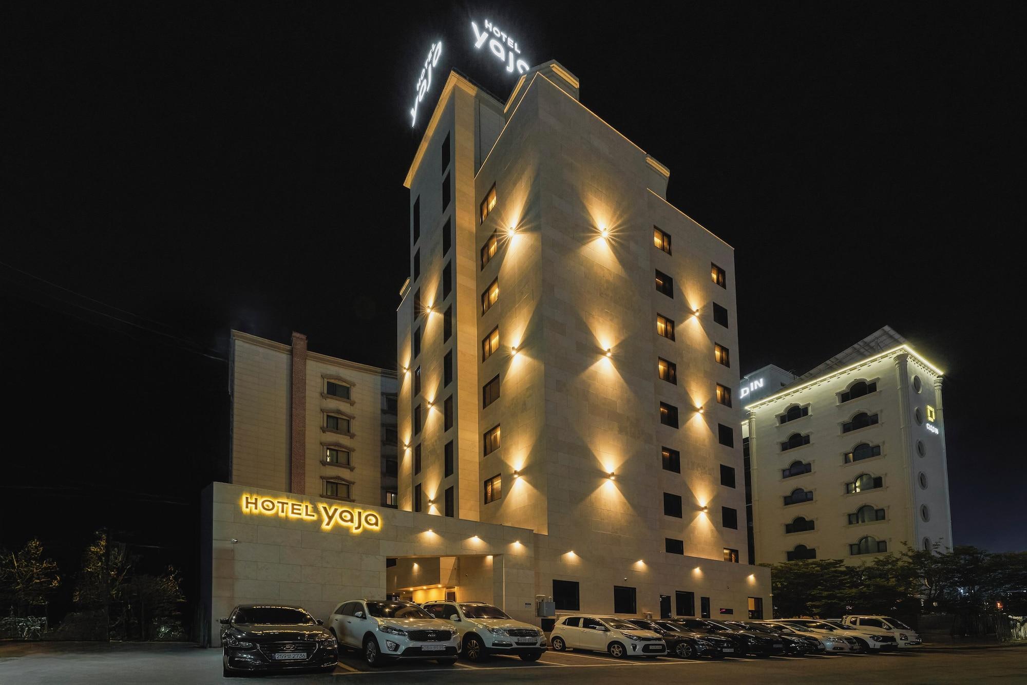 Varios Yaja Hotel Peace Square branch