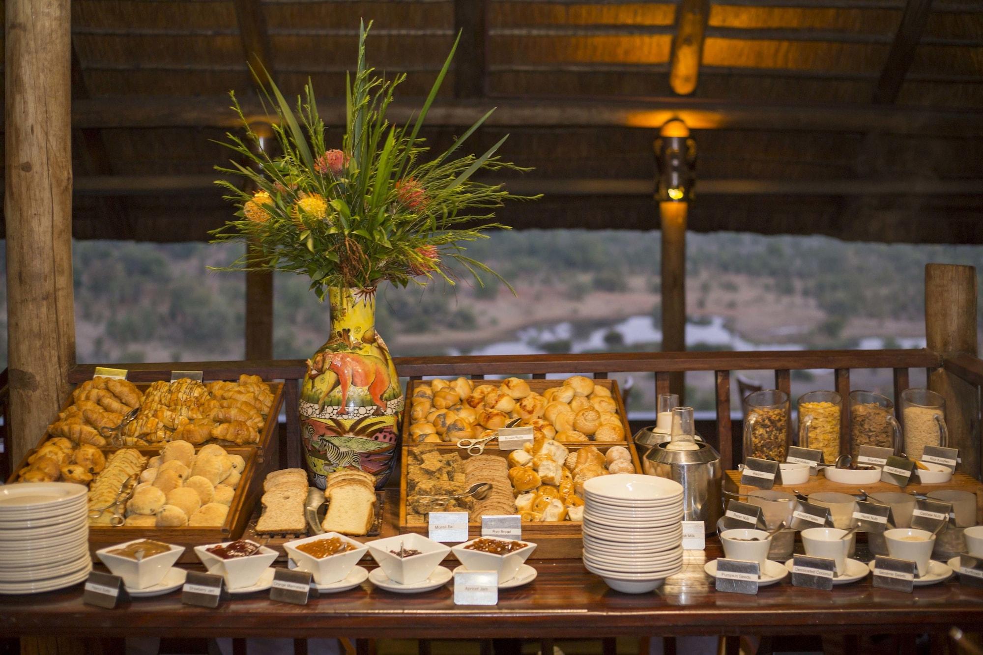 Restaurant Victoria Falls Safari Suites