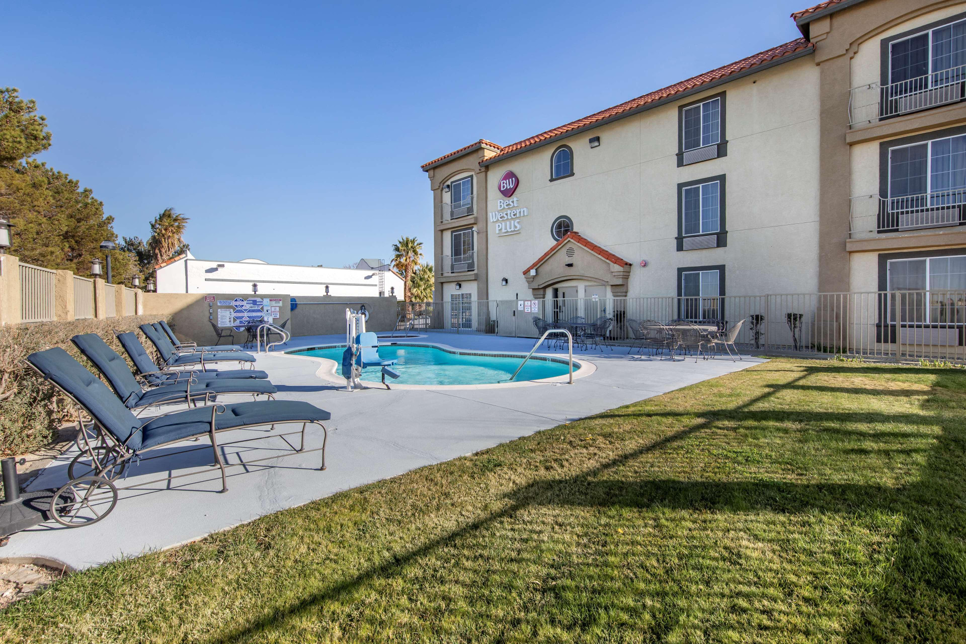 Vista Piscina Best Western Plus John Jay Inn & Suites