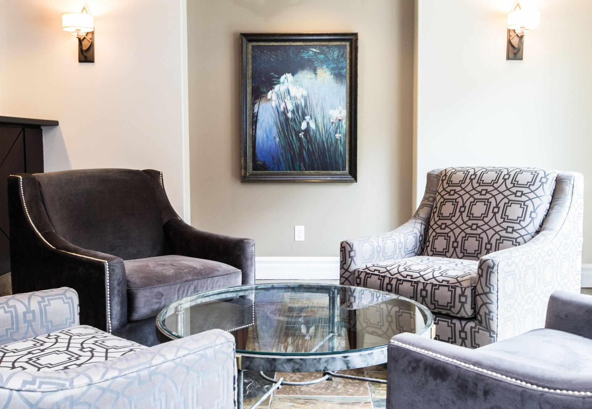Vista Lobby Canterra Suites Hotel