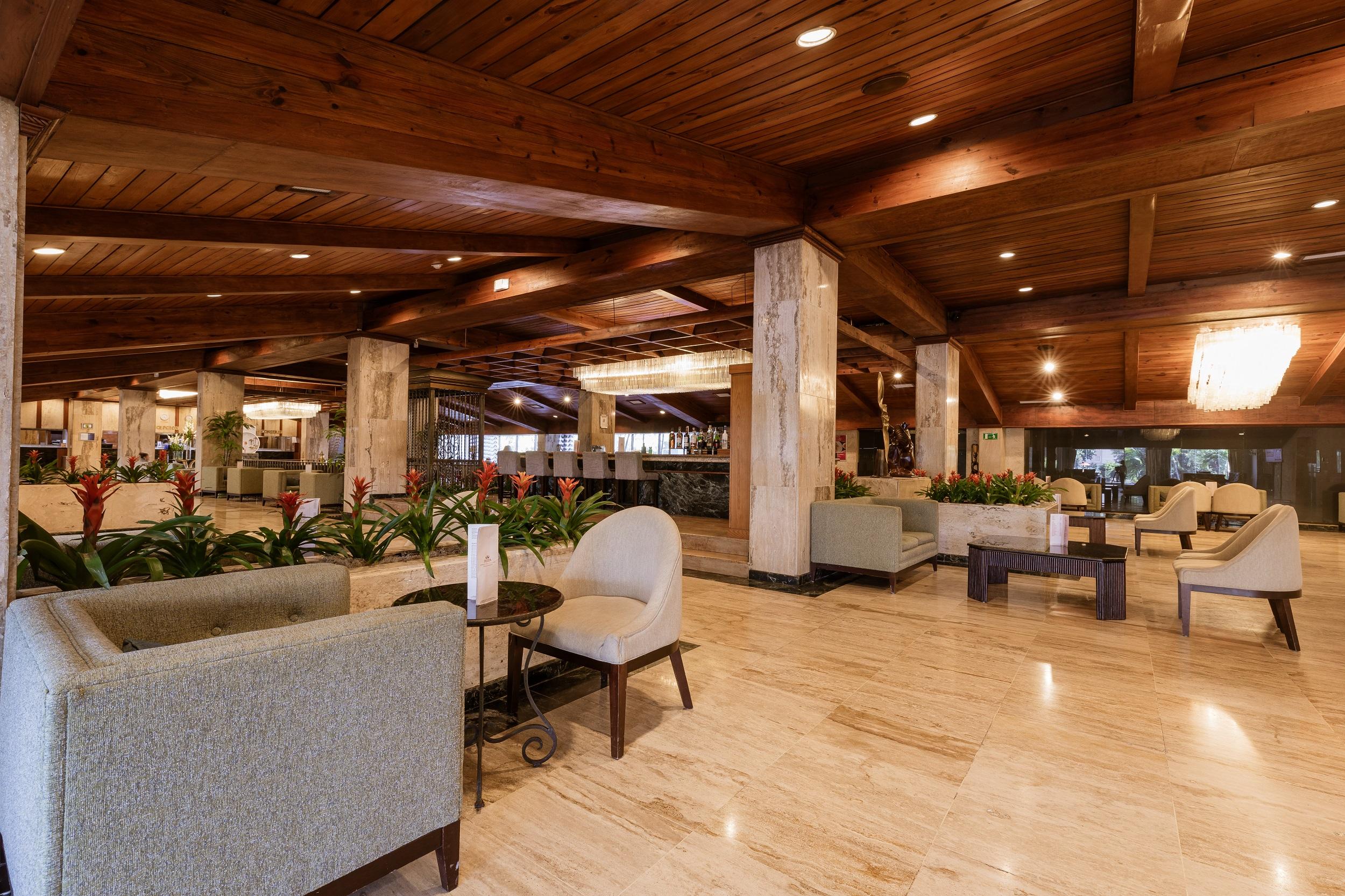 Vista Lobby Dominican Fiesta Hotel