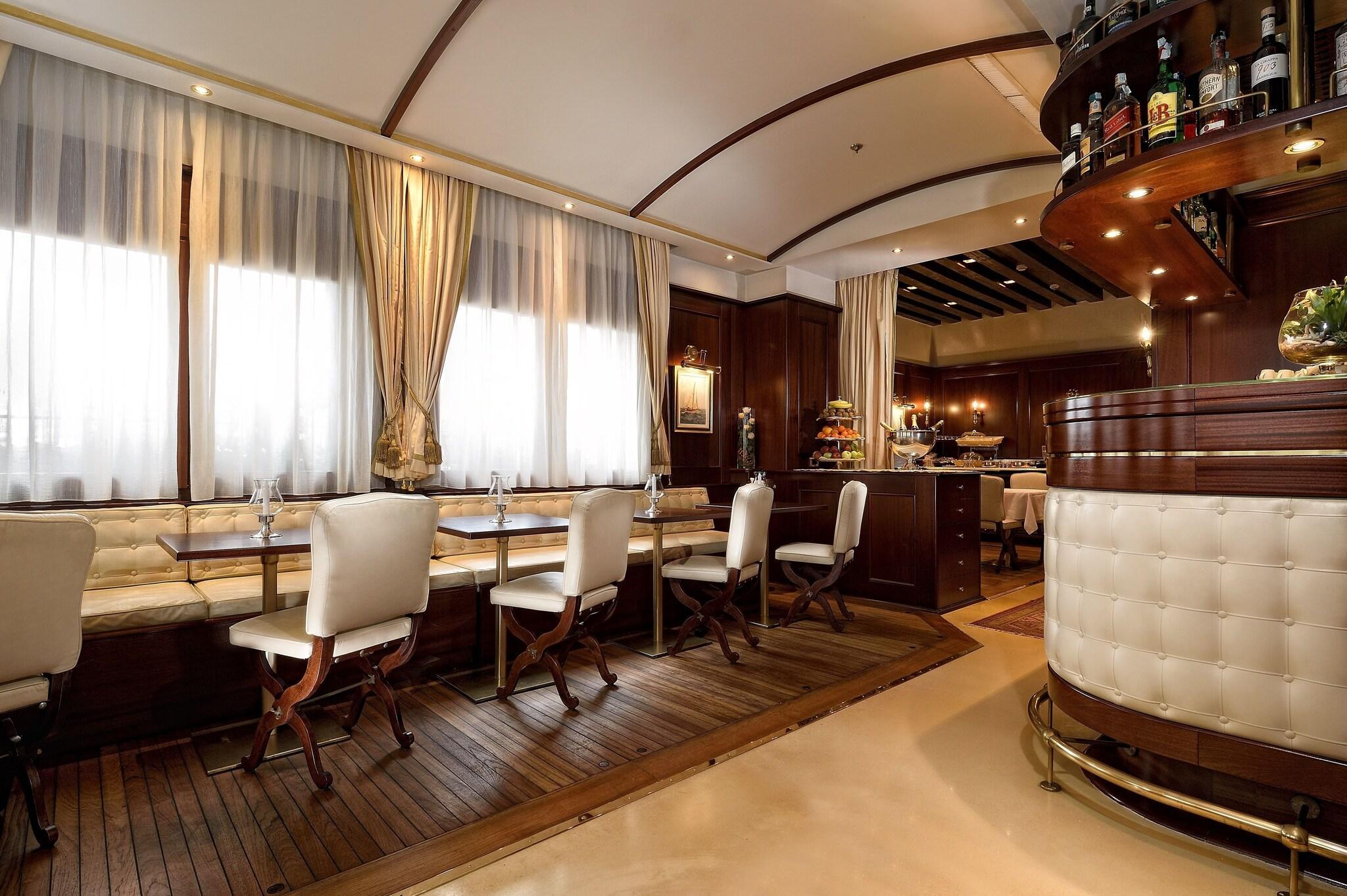 Bar/Salón Hotel Bucintoro