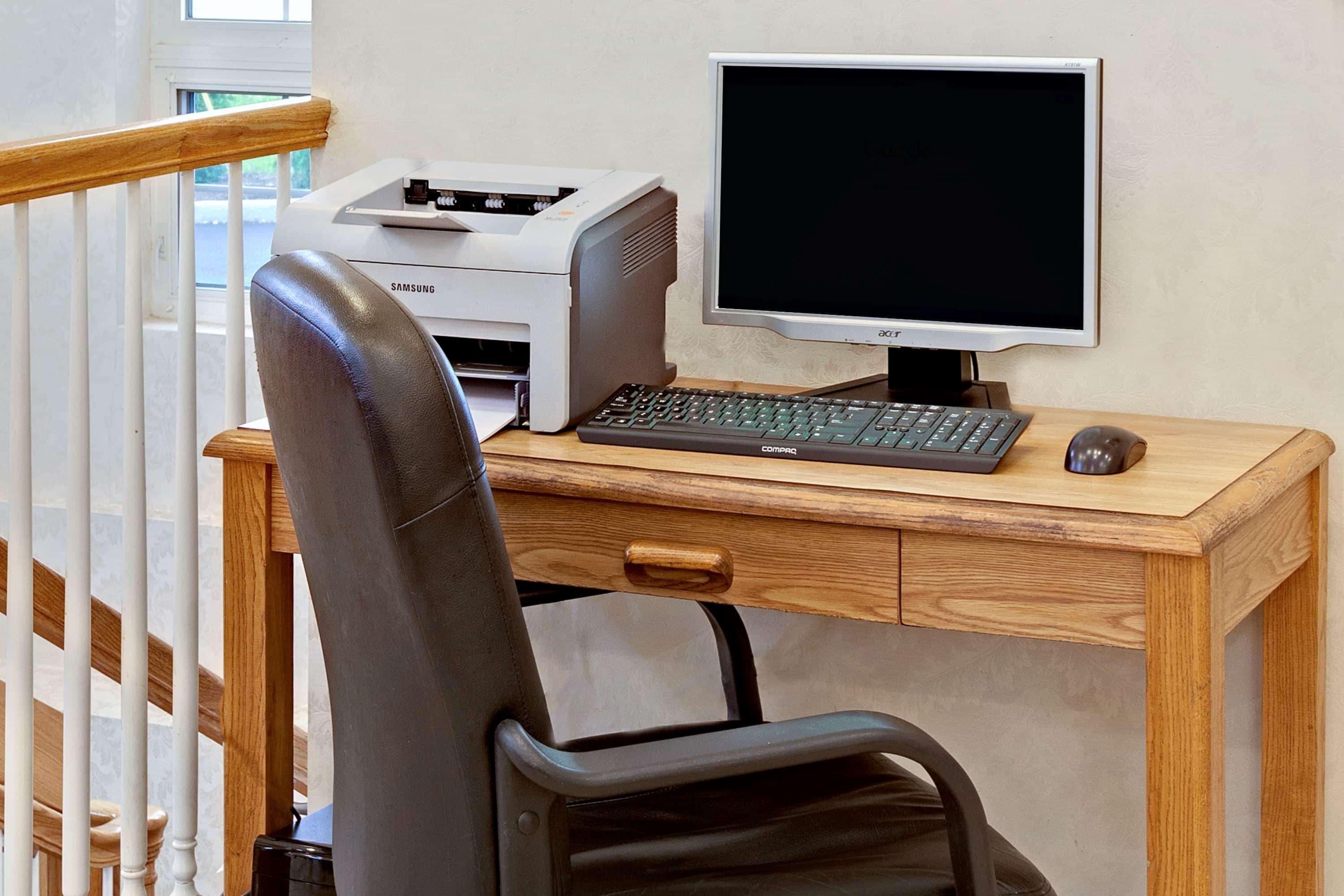 Centro de Negocios Howard Johnson by Wyndham Blackwood near Philadelp