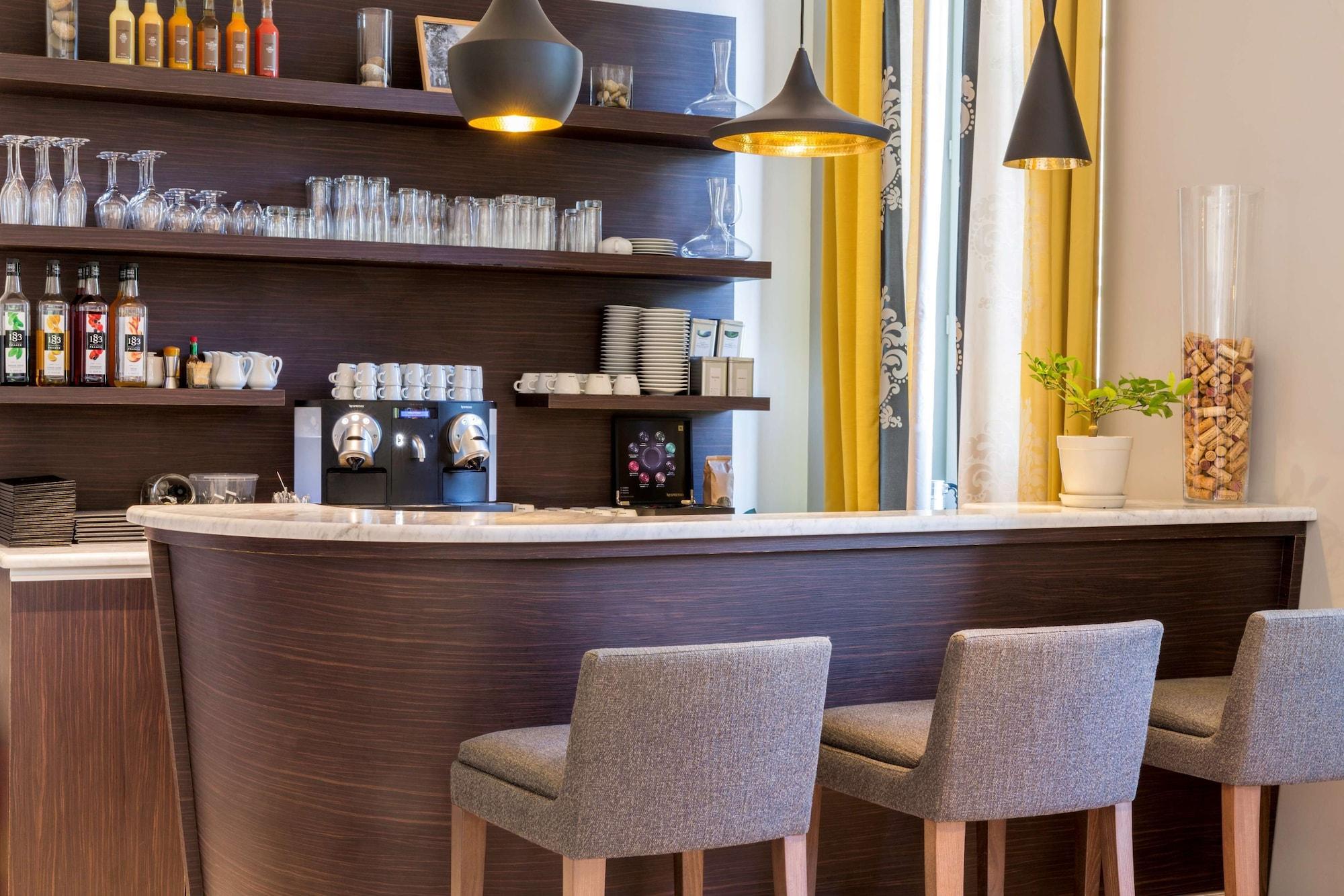 Bar/Salón Best Western Premier Le Domaine de Montjoie