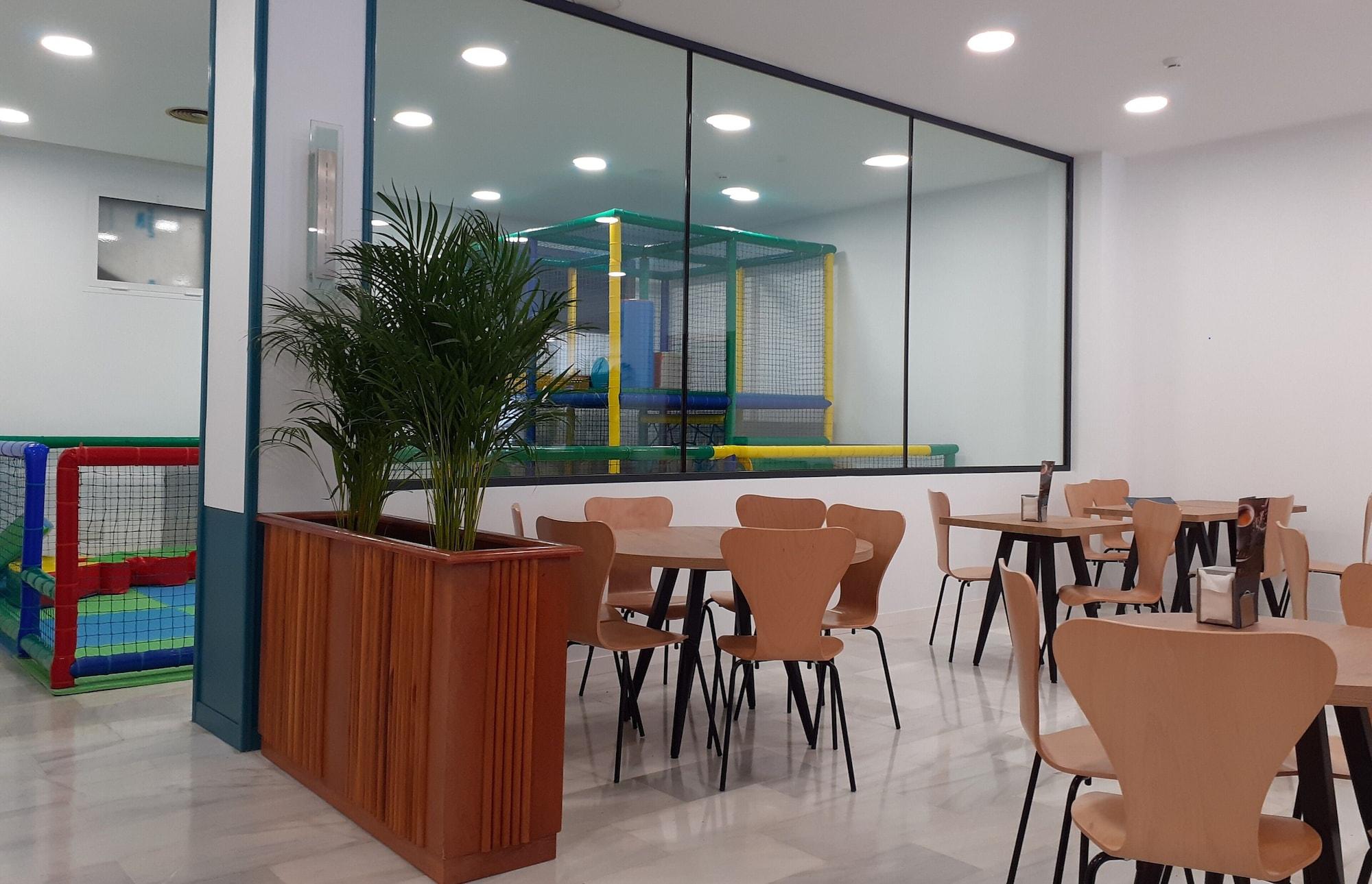 Bar/Salón Aparthotel Golf Beach