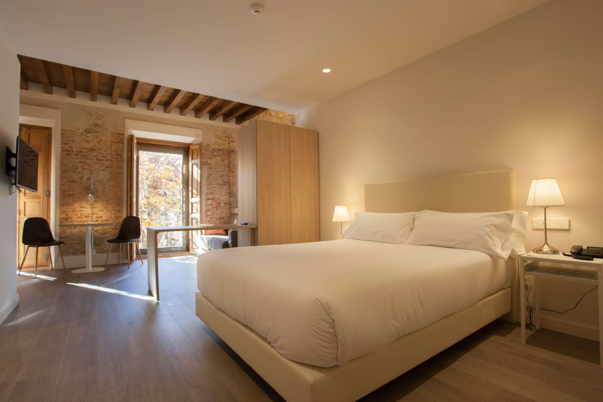 Varios San Lorenzo Suites