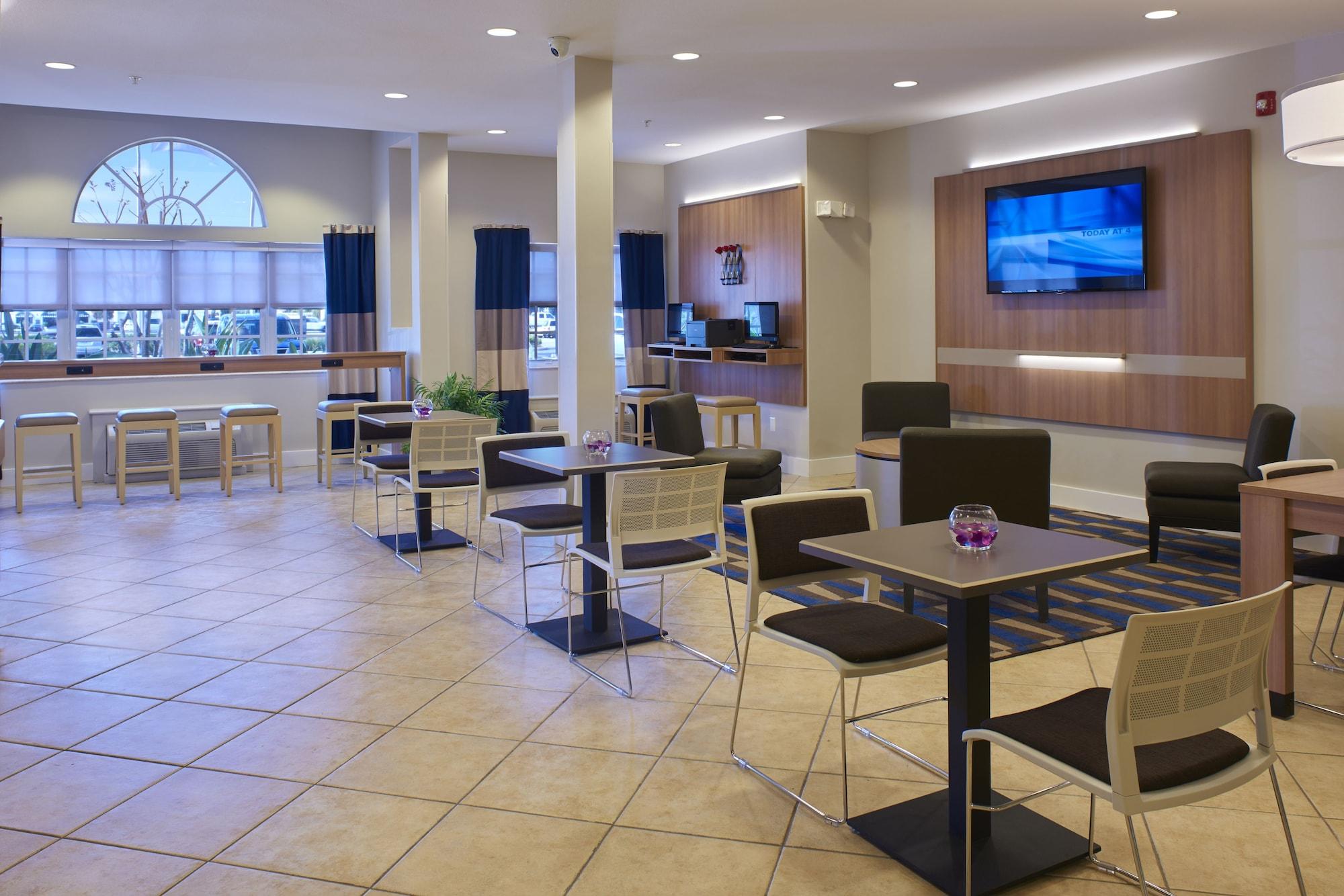 Restaurant Microtel Inn & Suites by Wyndham Port Charlotte/Punta Gorda