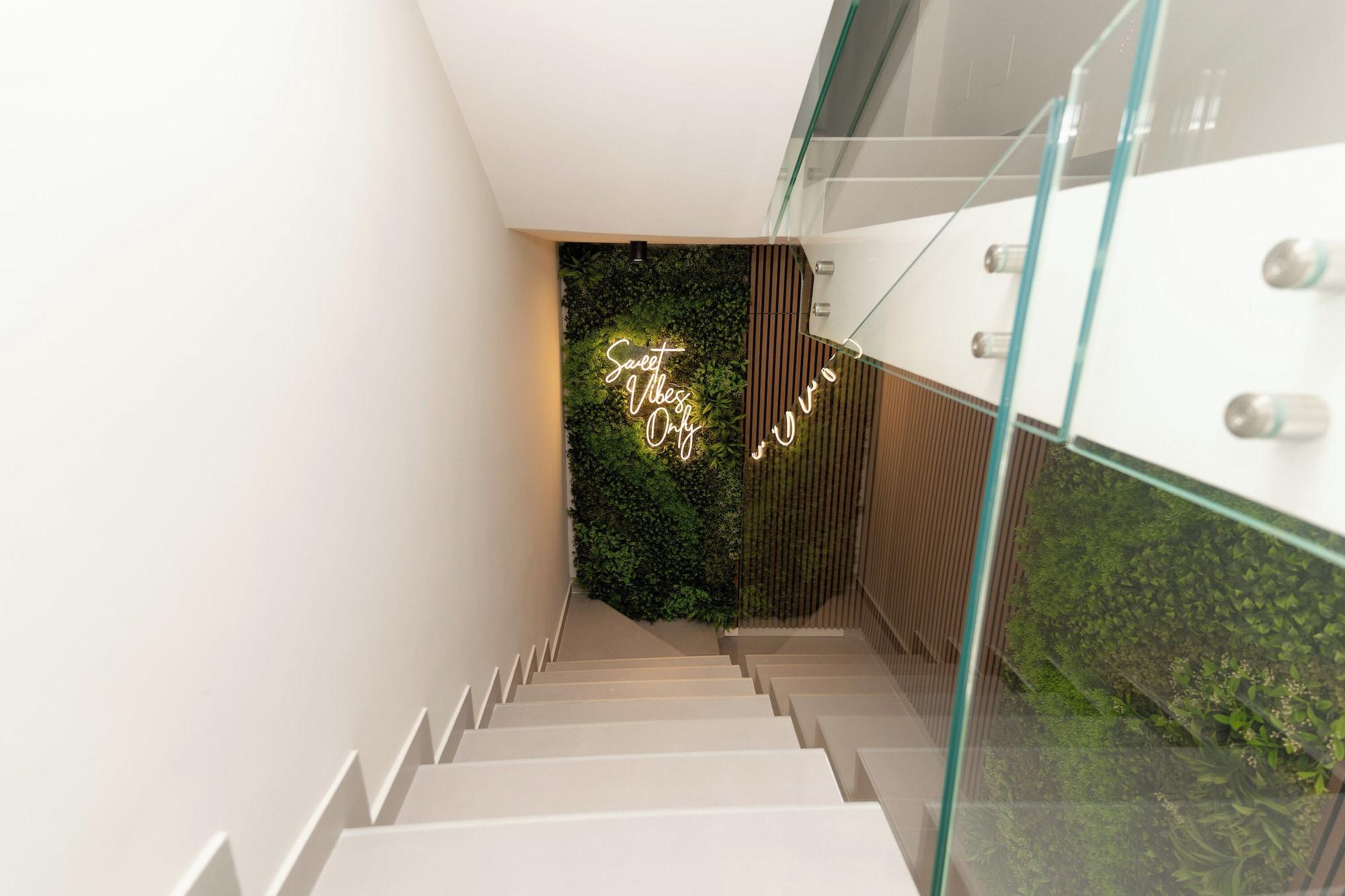 Vista Lobby Kira Suite and Rooms