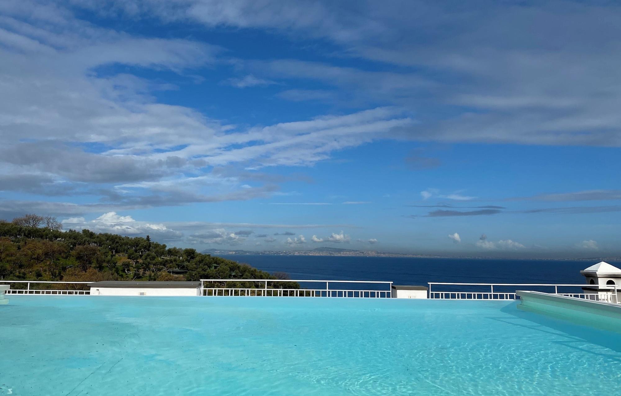 Vista Piscina Boutique Hotel Helios