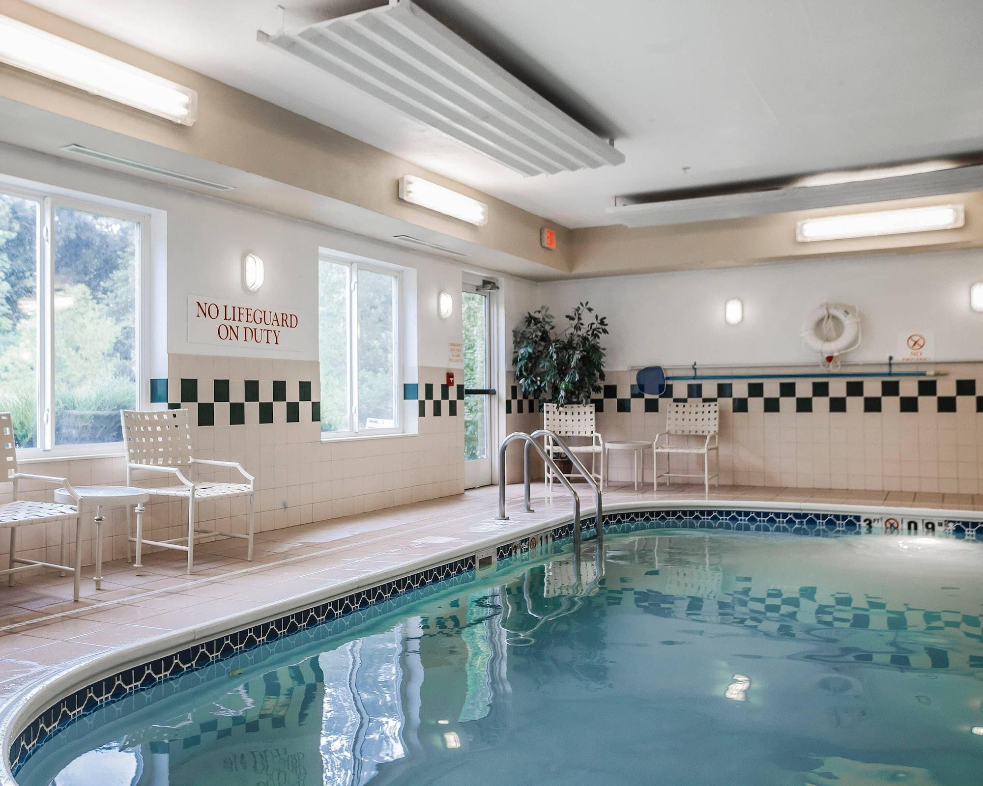 Vista Piscina Comfort Suites Independence - Kansas City