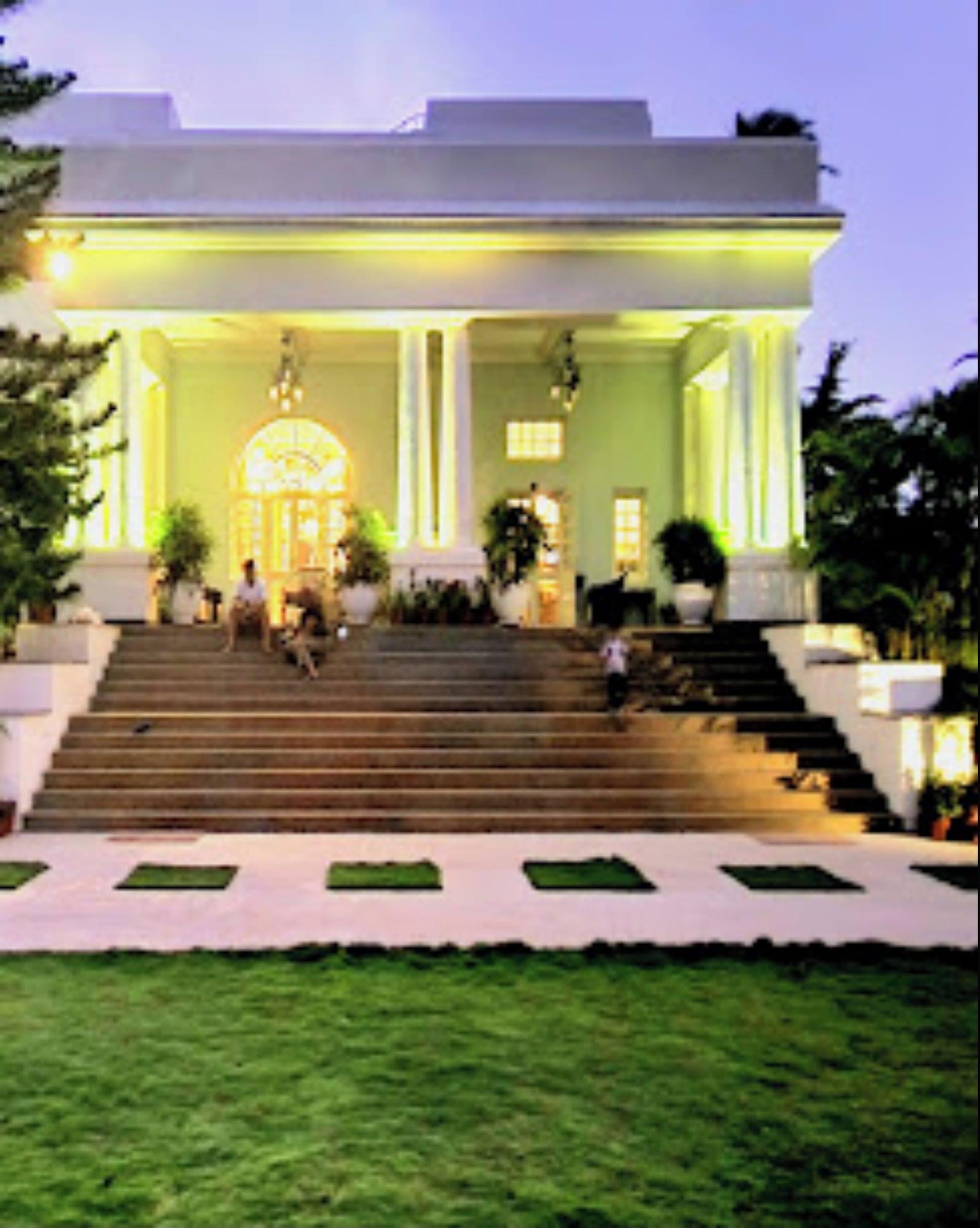 Varios Altus Luxury Homestay