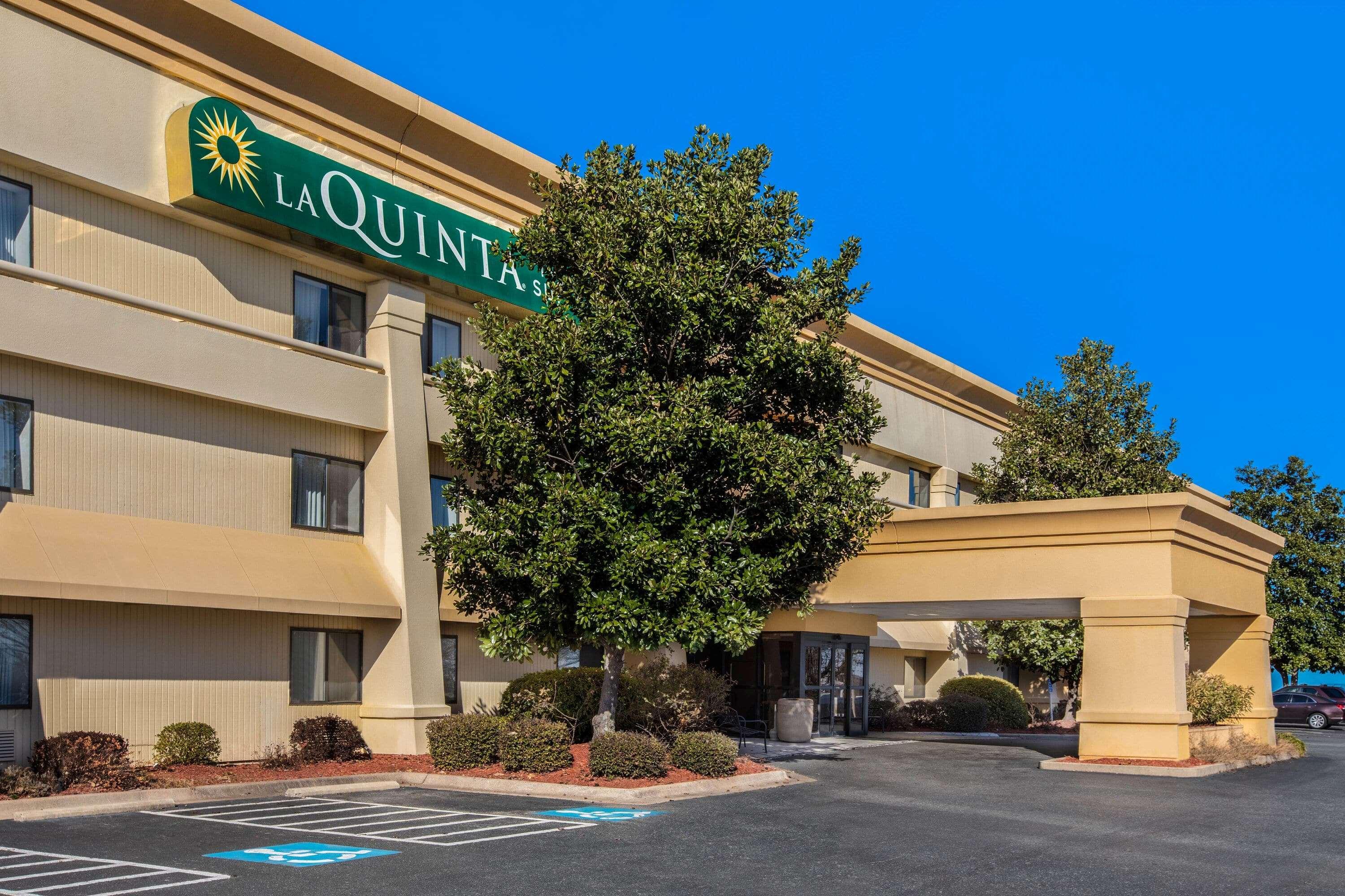 Vista Exterior La Quinta Inn & Suites by Wyndham N Little Rock-McCain Mall