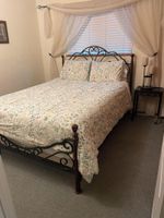 Alquiler Vacacional - Family/Pet friendly Wildlife Habitat, Expansive Deck, Hot-Tub e-z coast access.