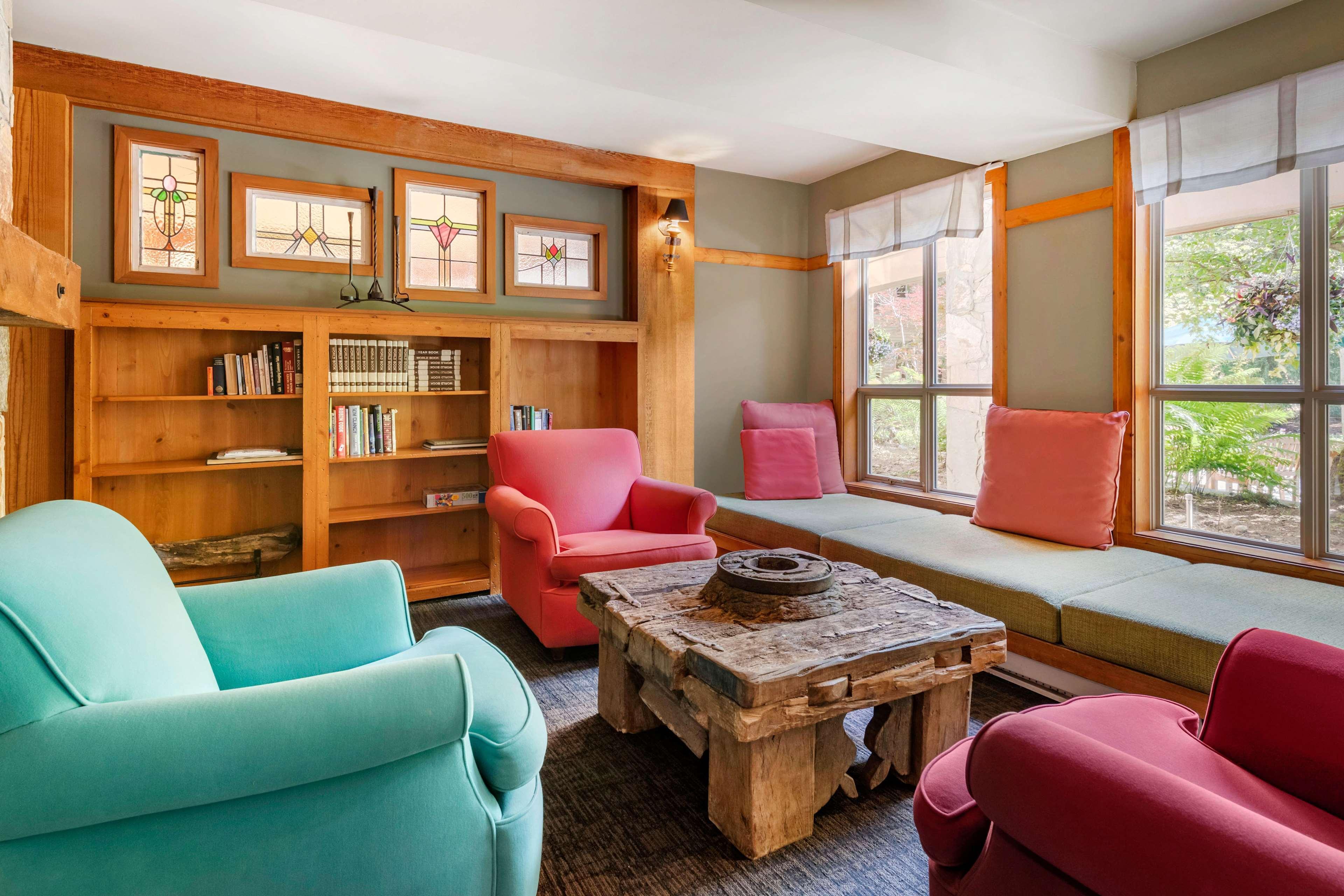 Vista Lobby Hilton Grand Vacations Club Whistler