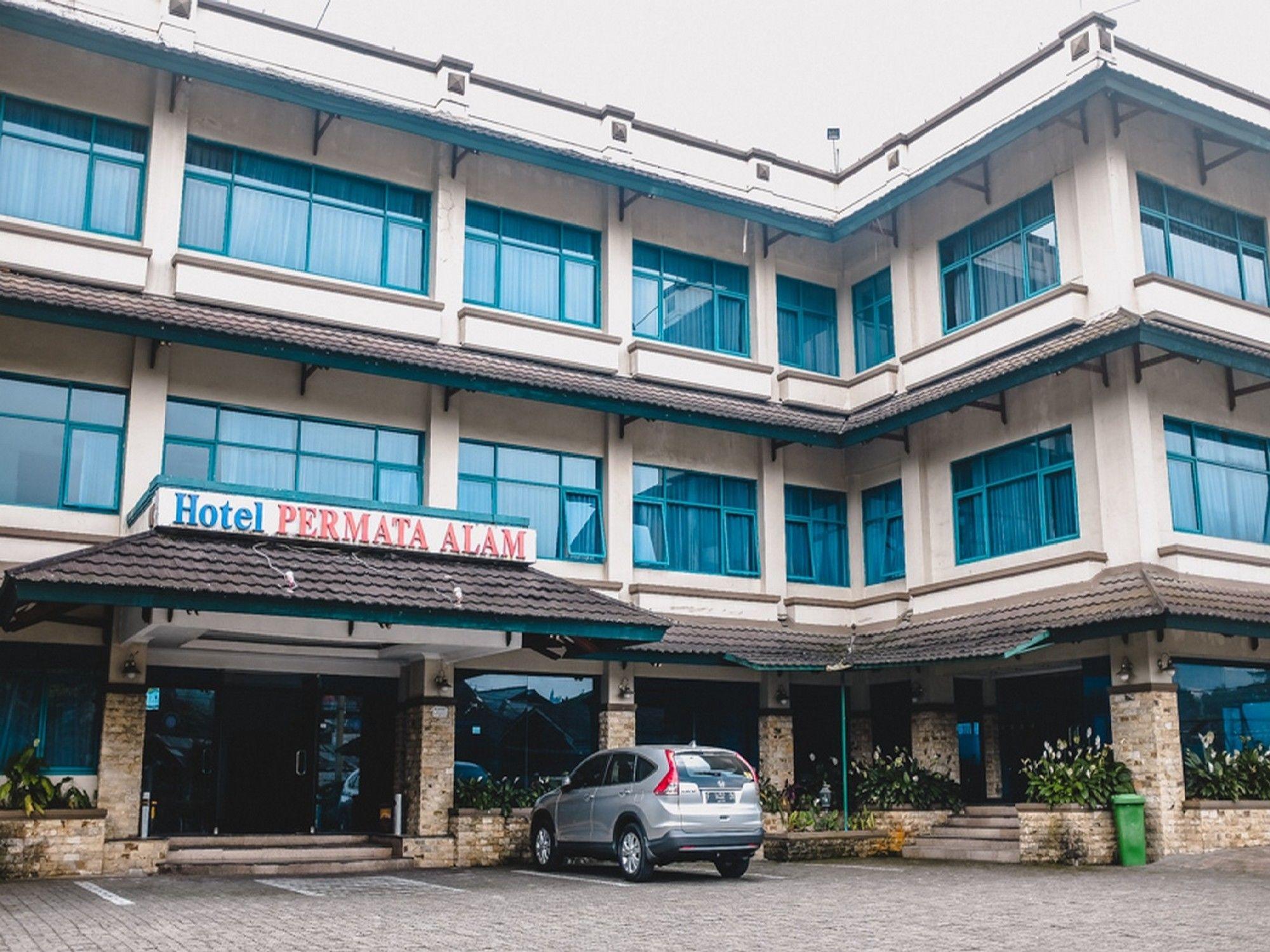 Vista Exterior RedDoorz Plus @ Hotel Permata Alam