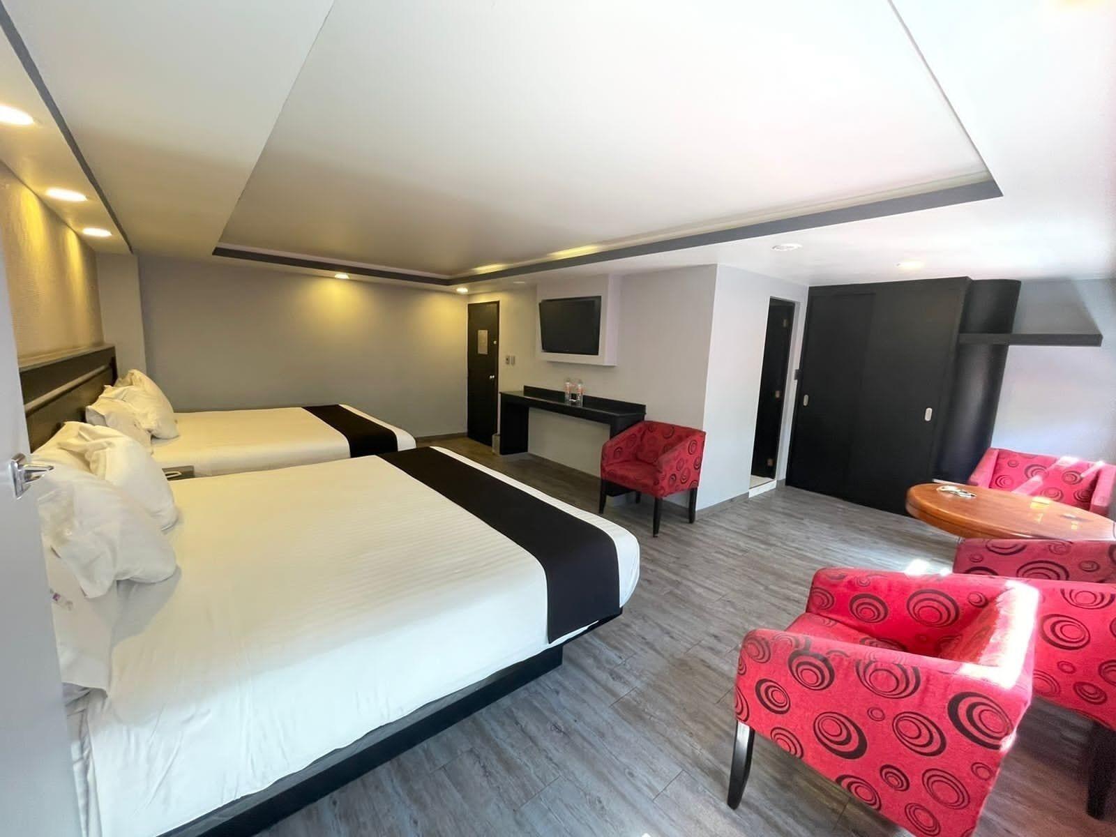 Varios Hotel El Senador