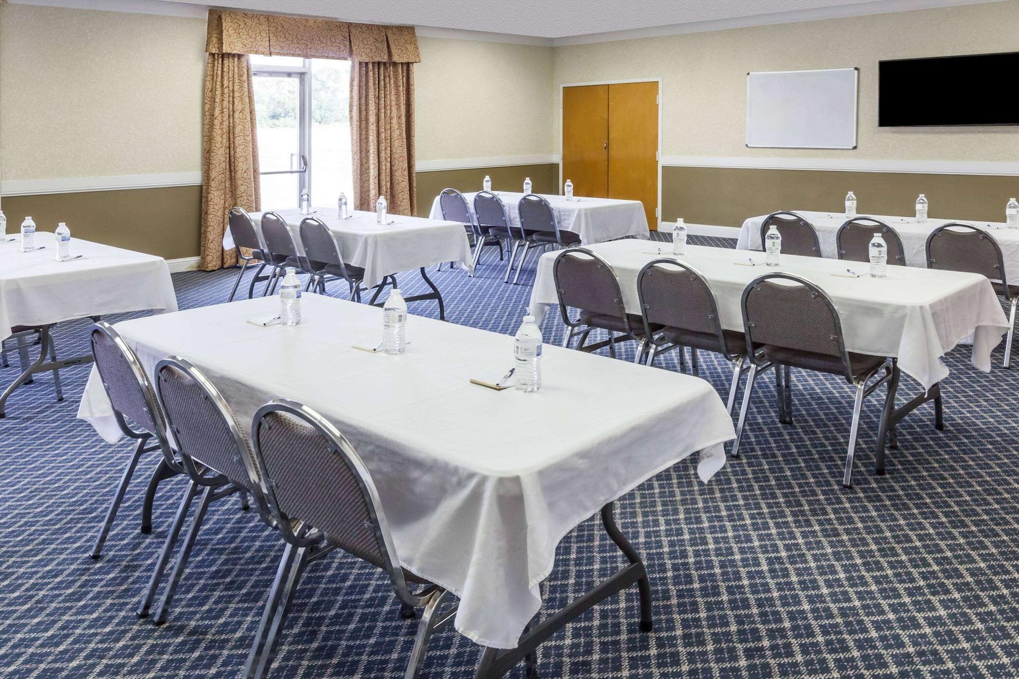 Sala de Reuniones Days Inn by Wyndham Hillsboro TX