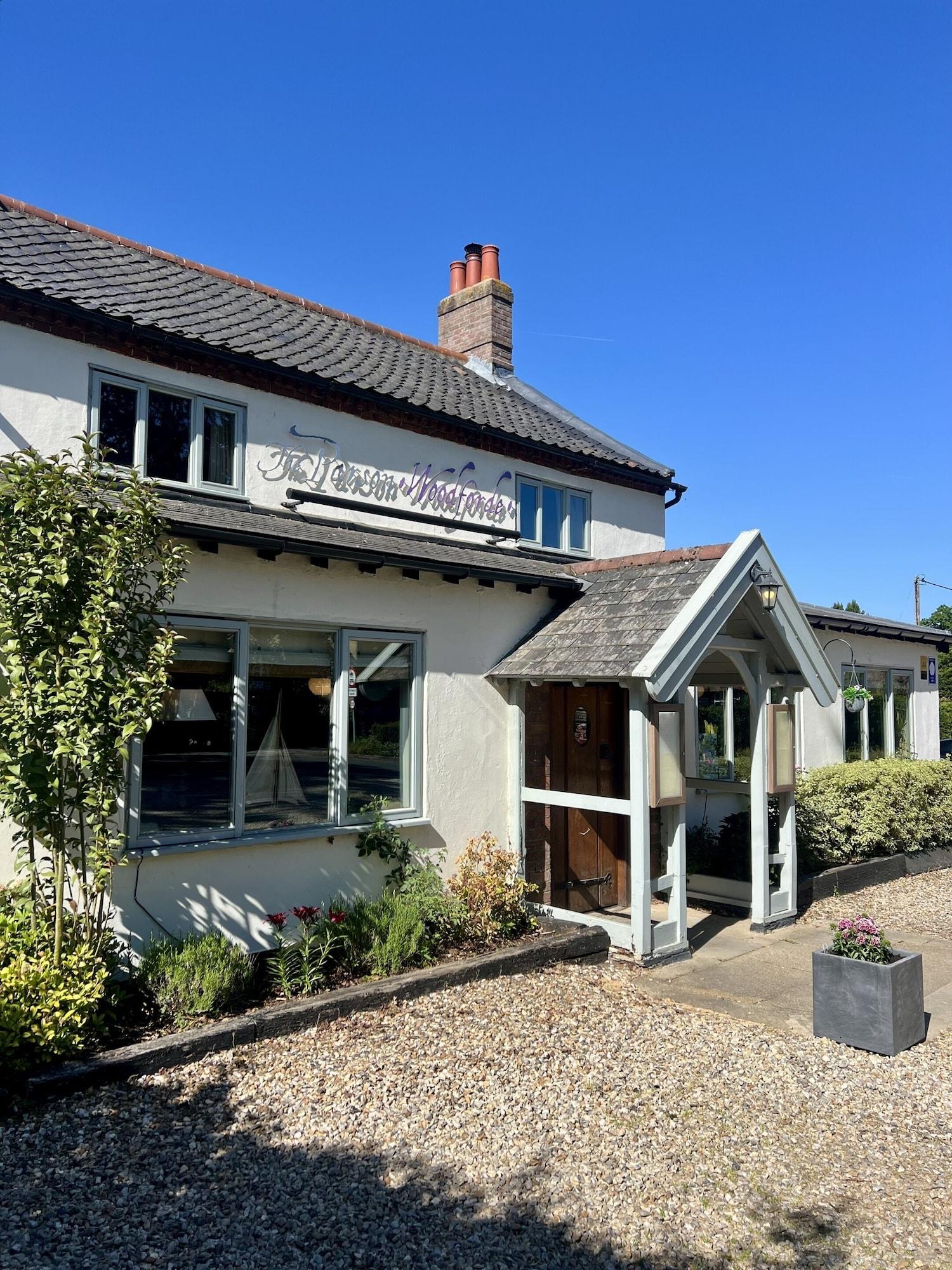 Vista Exterior The Parson Woodforde